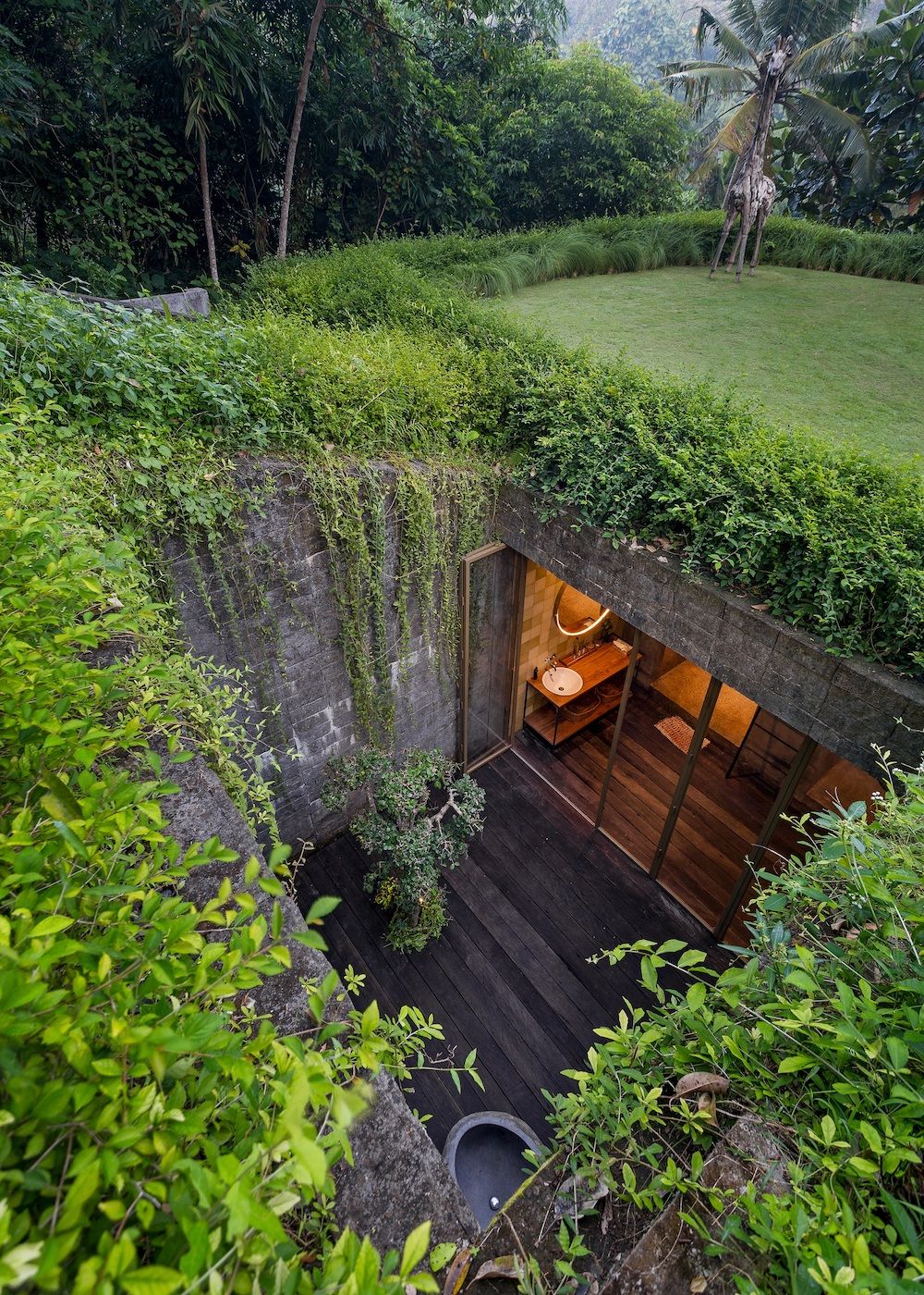 Chameleon House,位於印尼巴厘島,由Word of Mouth設計。照片:Daniel Koh(Thames & Hudson 提供)