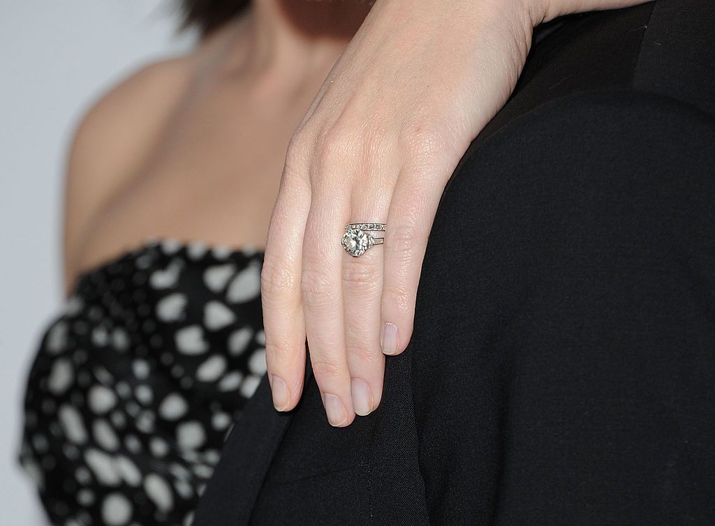 Emily Blunt arrives wearing the gorgeous engagement ring from her then fiancé, John Krasinski. | PHOTO: Jason Merritt/Getty Images