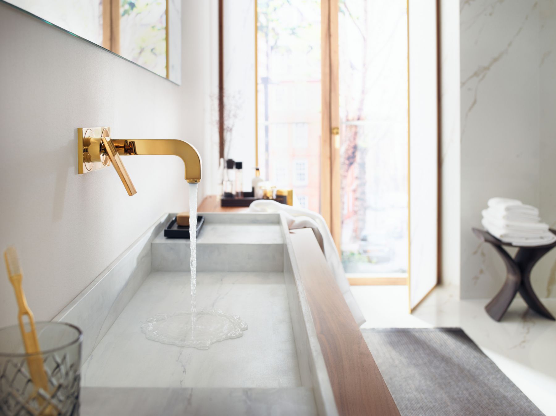 With its balanced proportions and elegant geometries, the collection is perfectly suited to any bathroom ambience.