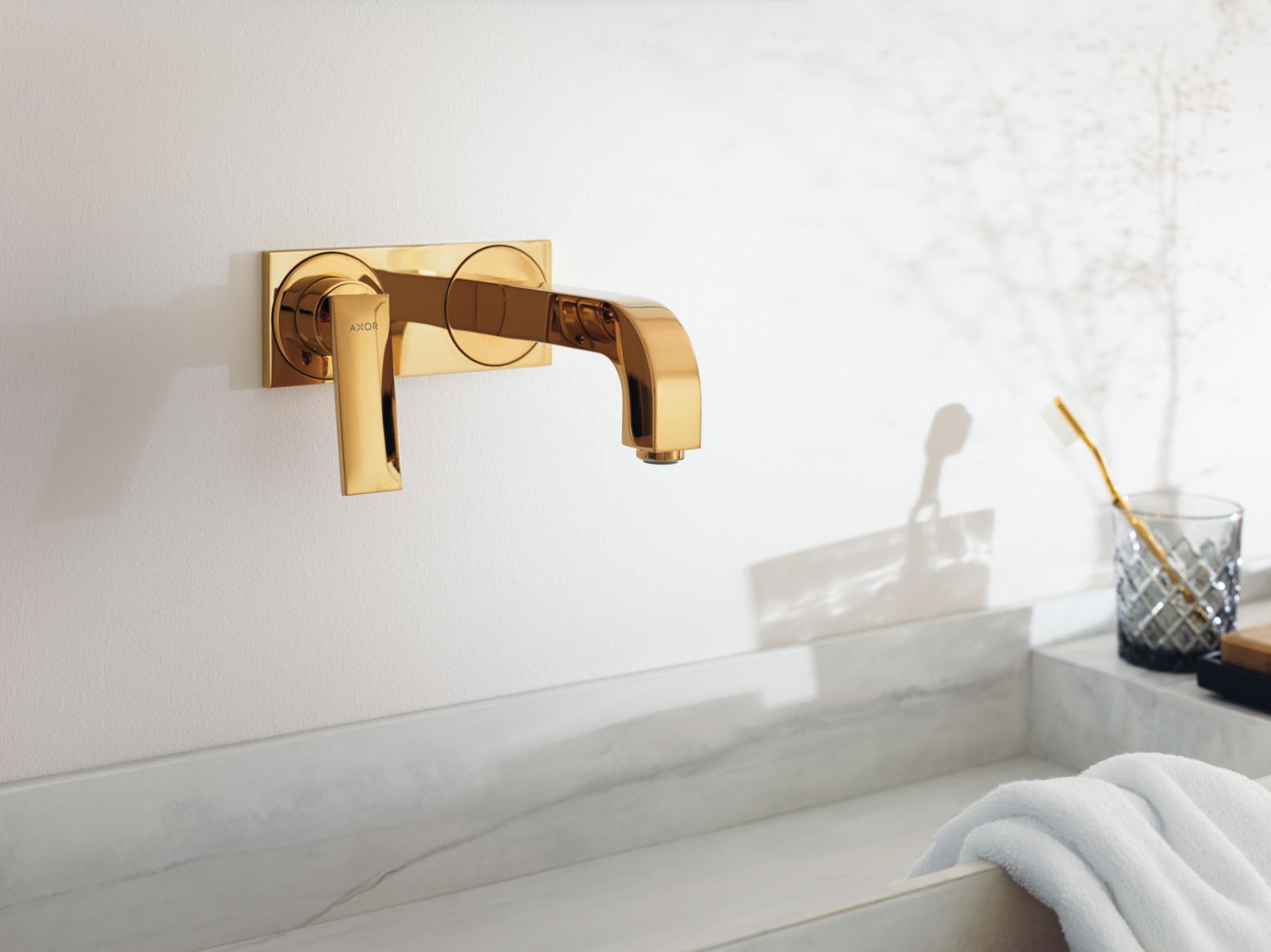 With its balanced proportions and elegant geometries, the collection is perfectly suited to any bathroom ambience.