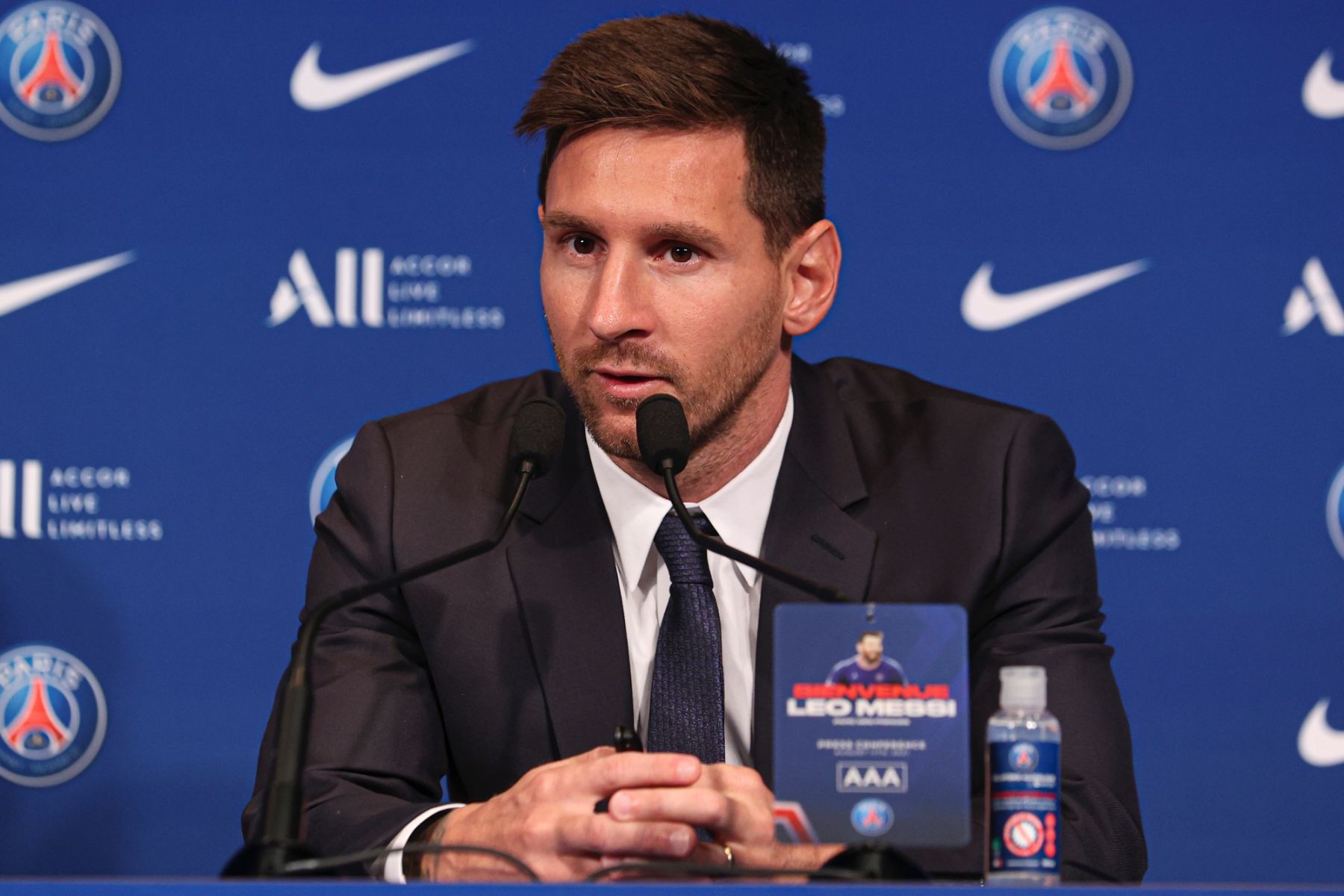 PARIS, FRANCE - AUGUST 11: Lionel Messi answers journalists during the press conference of Paris Saint-Germain at Parc des Princes on August 11, 2021 in Paris, France. (Photo by Sebastien Muylaert/Getty Images)