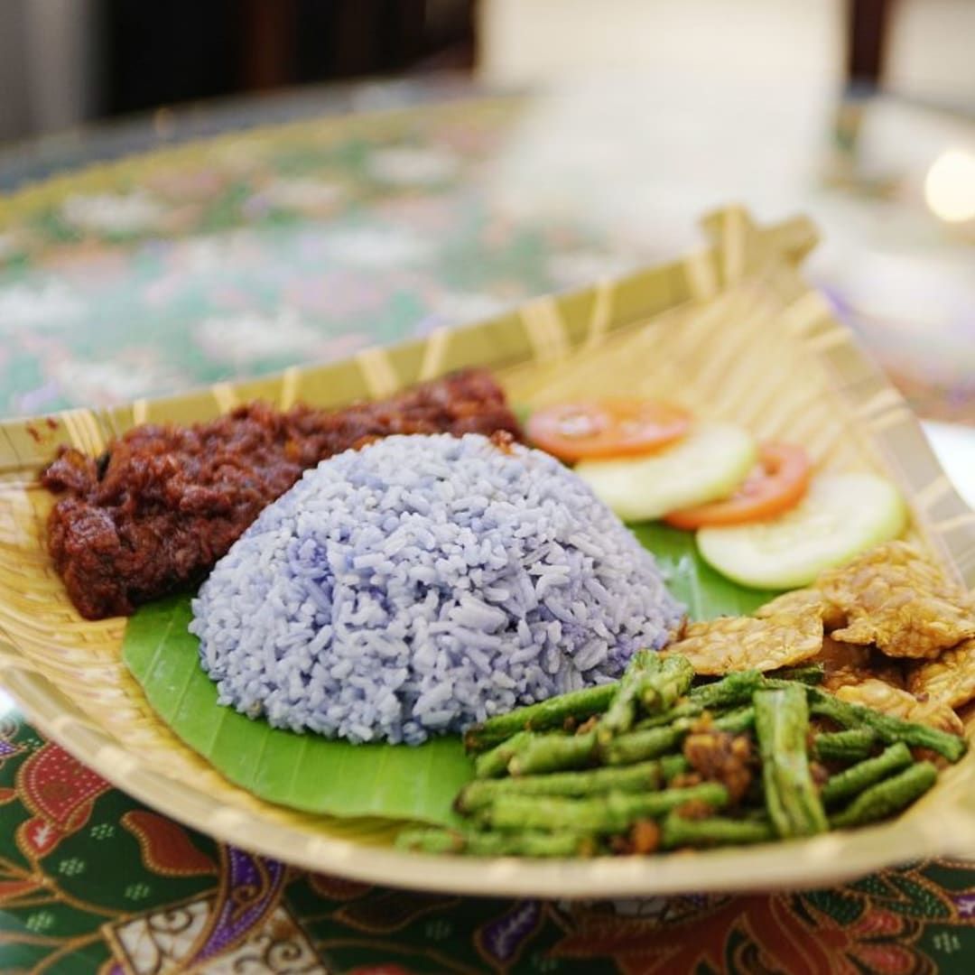 Photo: Butterfly Pea Coconut Steam Rice / Coco Veggie Nyonya Cuisine