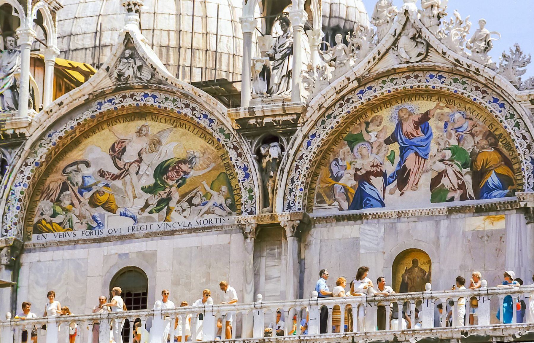 Basilica di San Marco (Saint Mark’s Basilica), a majestic ecclesiastical structure that houses the remains of St Mark, can be found beside the Palazzo Ducale (Doges’ Palace). Inside, tourists will find the basilica adorned with mosaics on gold ground and marble and sculpture by Jacobello and Pier Paolo dale Masegne. | Photo by Raimond Spekking on Wikimedia Commons