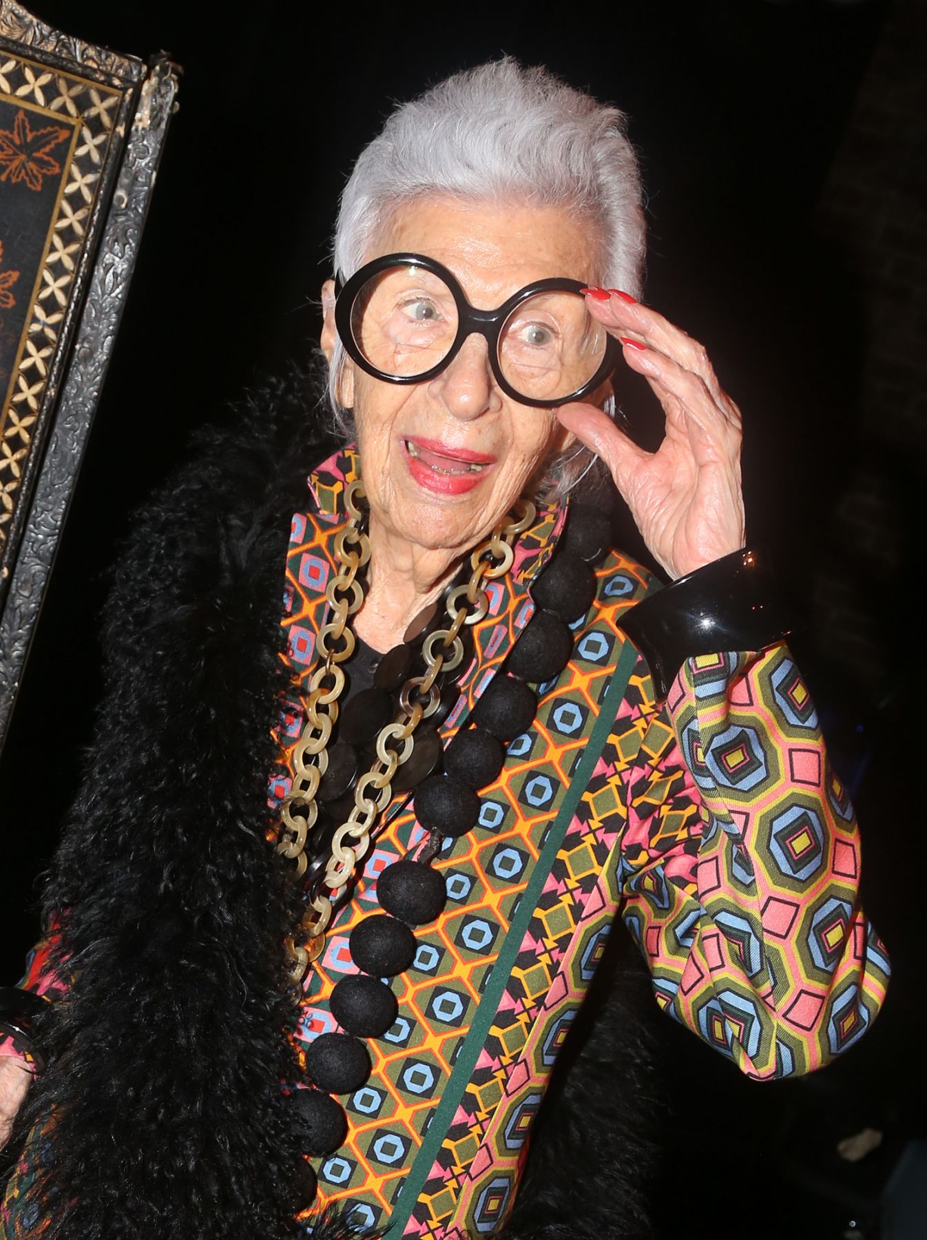 NEW YORK, NY SEPTEMBER 09: Iris Apfel poses backstage at "My Life On A Diet" at the Theatre at St Clement's Church on September 9, 2018 in New York City. (Photo By Bruce Glikas/FilmMagic)