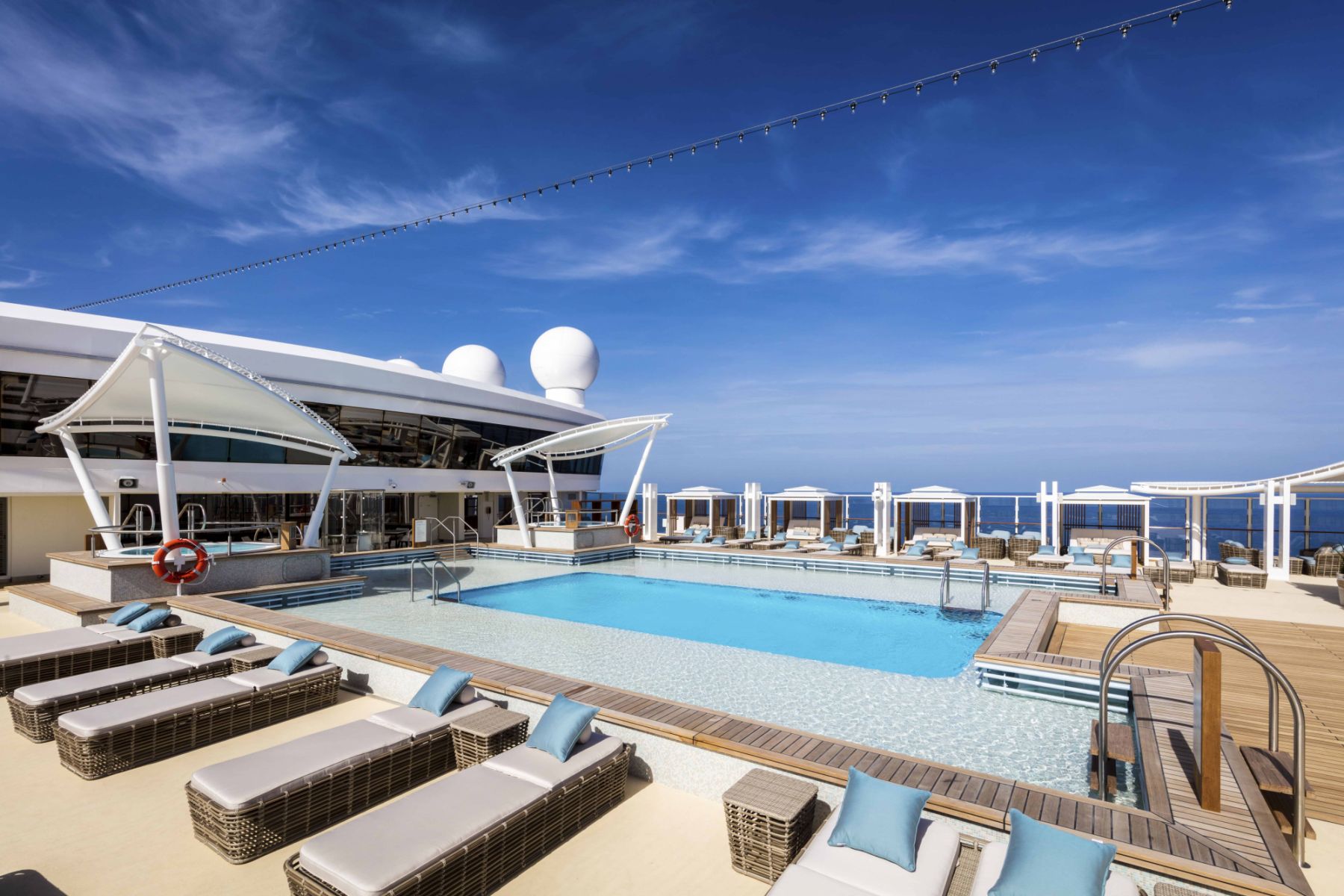 genting dream cruises - seacation hong kong