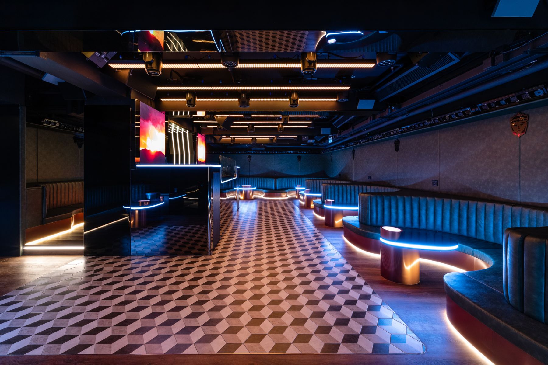 hong kong bar lan kwai fong shuffle