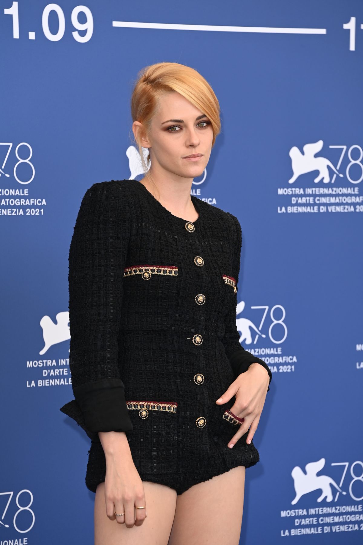 VENICE, ITALY - SEPTEMBER 03: Kristen Stewart attends the photocall of "Spencer" during the 78th Venice International Film Festival on September 03, 2021 in Venice, Italy. (Photo by Daniele Venturelli/WireImage)