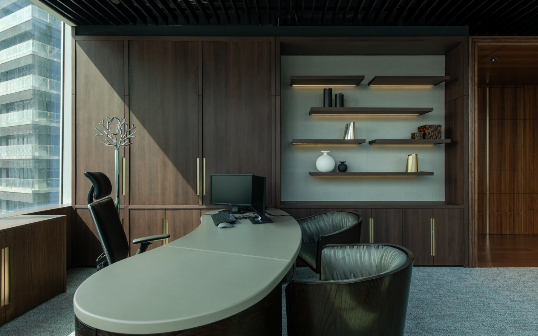 Handsome finishes make for an appealing office