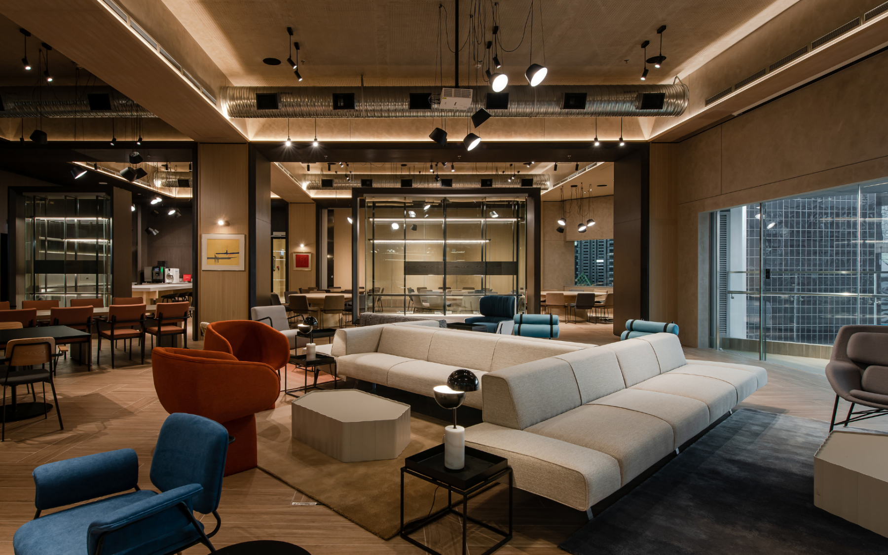 The G-Lounge works as a breakout room for the directors or a flexible show-tell space for presentation
