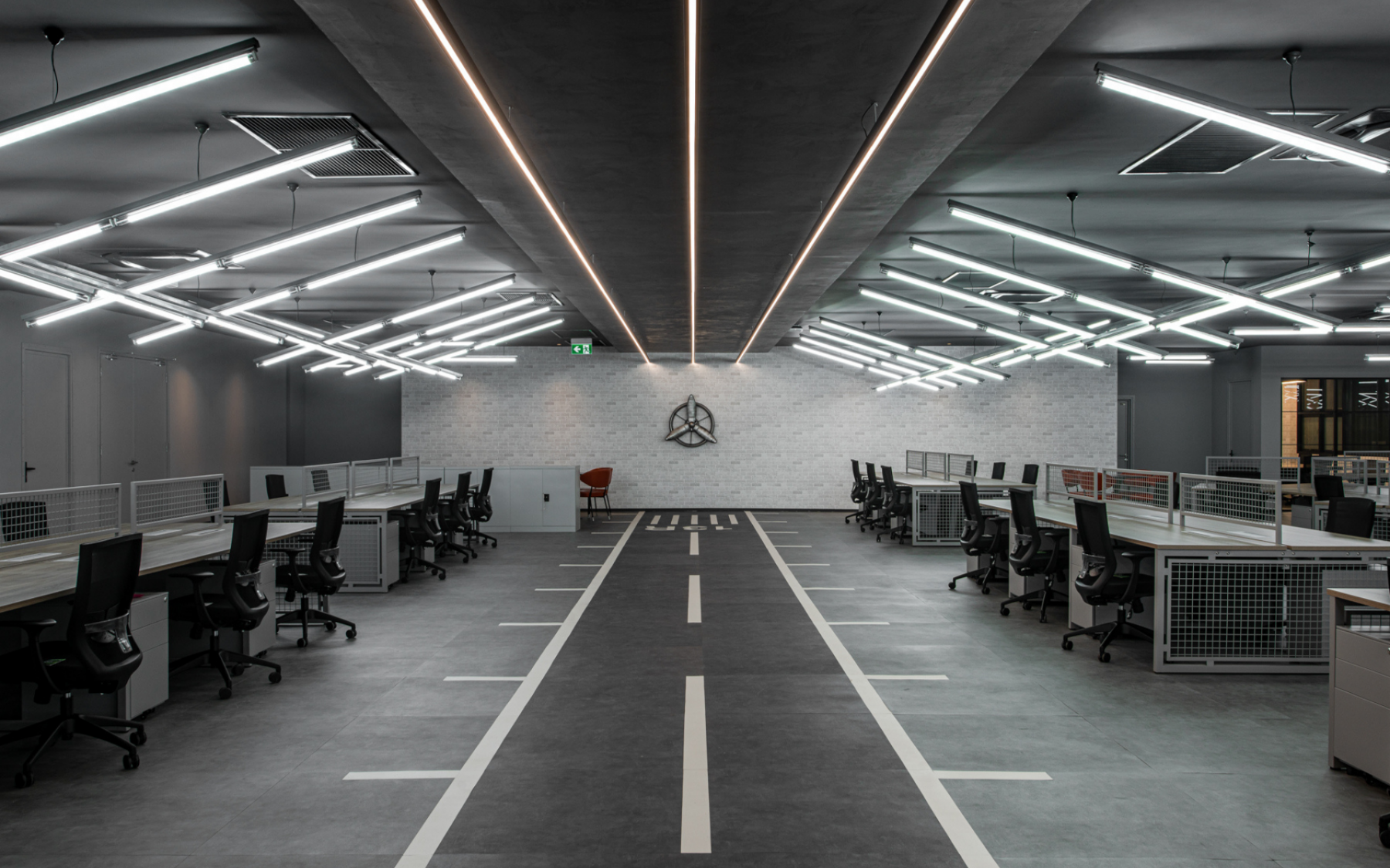 Interesting details make this an office to remember