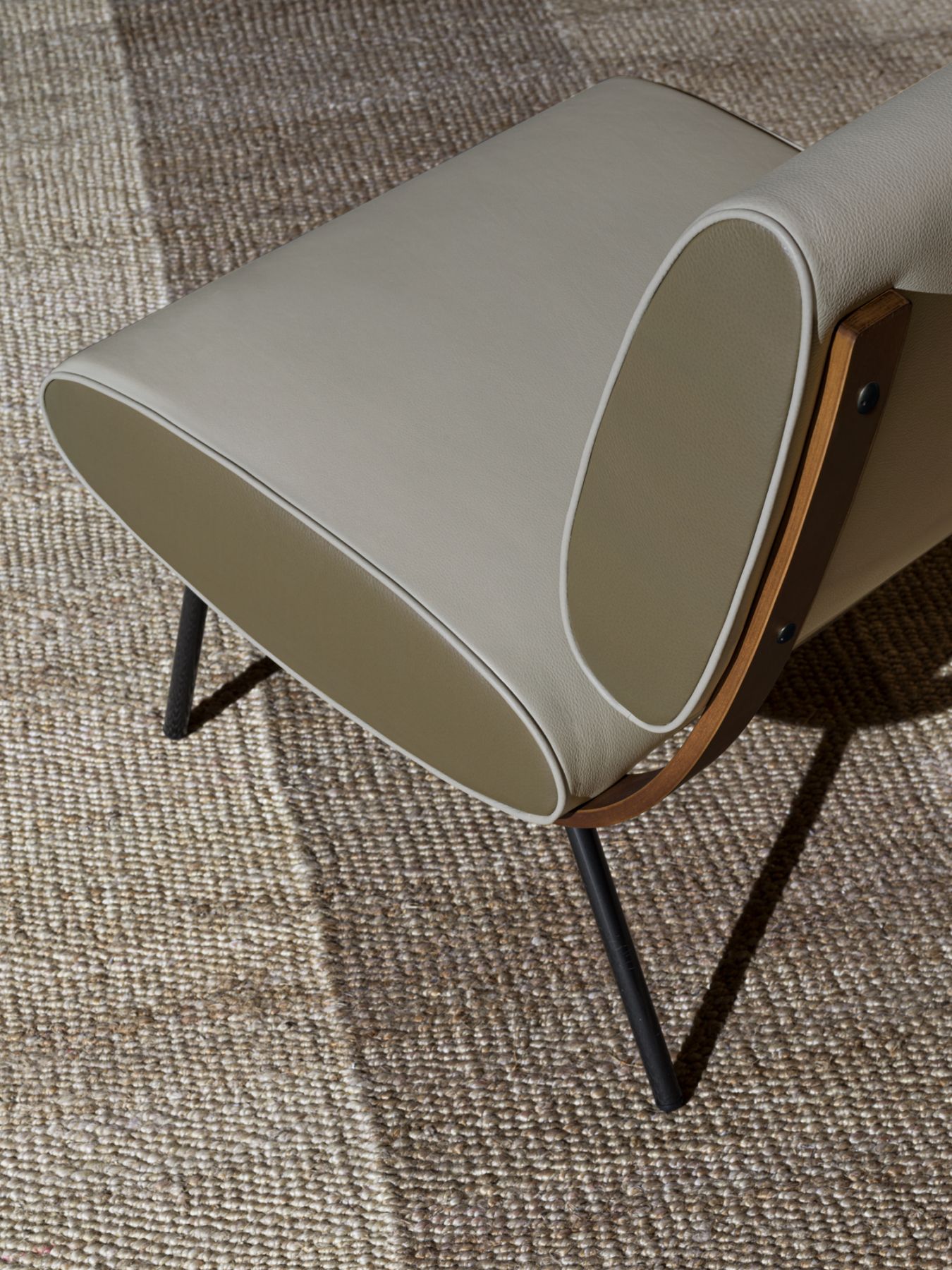 Molteni&C's Round D.154.5 armchair