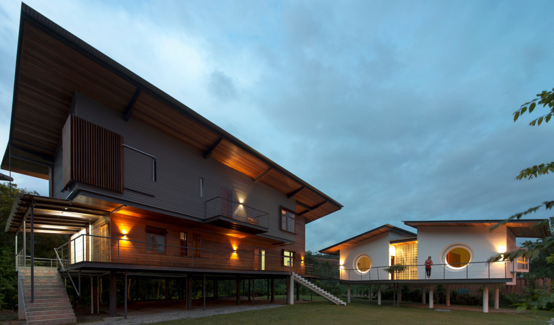 The home comprises of a larger main house and a self contained guest house.