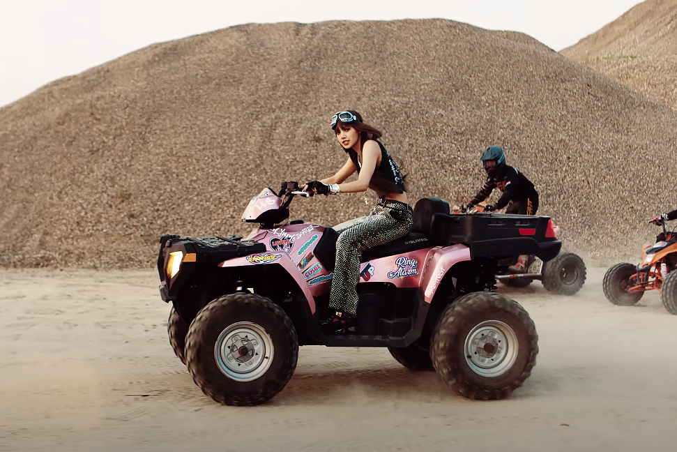 Blackpink Lisa 新歌 Lalisa 上演變裝秀 細數mv 多套絕美造型 Tatler Asia