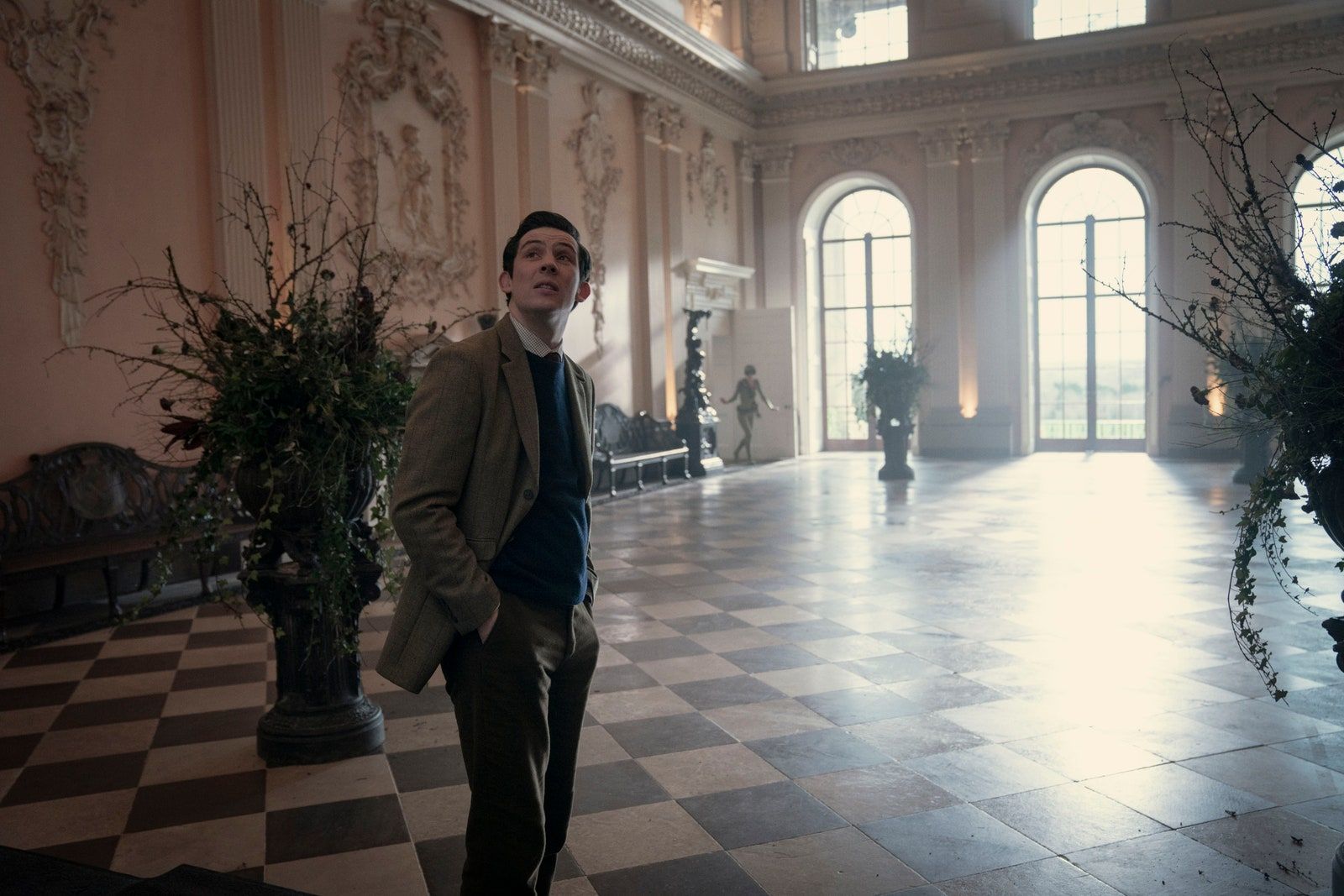 Althorp House, the Spencer family estate, is the initial setting where Prince Charles and Princess Diana first meet (Photography: Des Willie for Netflix)