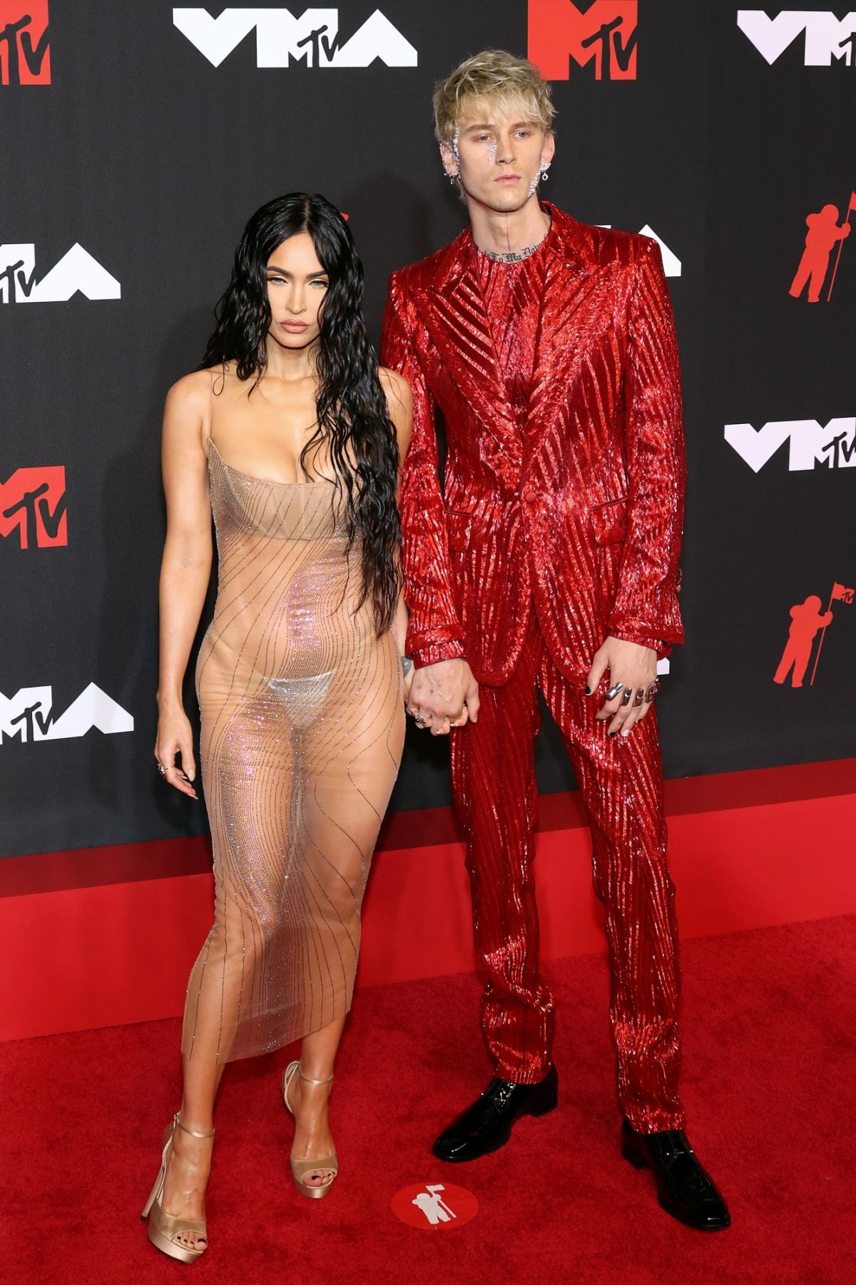 NEW YORK, NEW YORK - SEPTEMBER 12: Megan Fox and Machine Gun Kelly attend the 2021 MTV Video Music Awards at Barclays Center on September 12, 2021 in the Brooklyn borough of New York City. (Photo by Taylor Hill/FilmMagic)