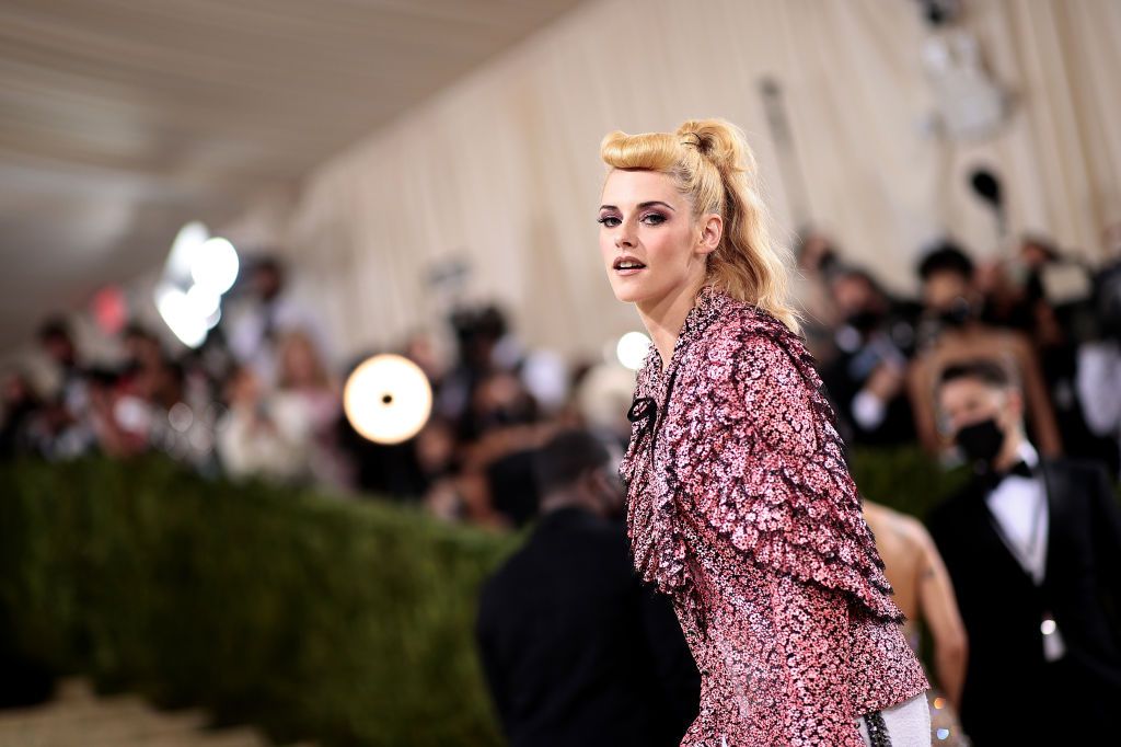 NEW YORK, NEW YORK - SEPTEMBER 13: Kristen Stewart attends The 2021 Met Gala Celebrating In America: A Lexicon Of Fashion at Metropolitan Museum of Art on September 13, 2021 in New York City. (Photo by Dimitrios Kambouris/Getty Images for The Met Museum/Vogue )