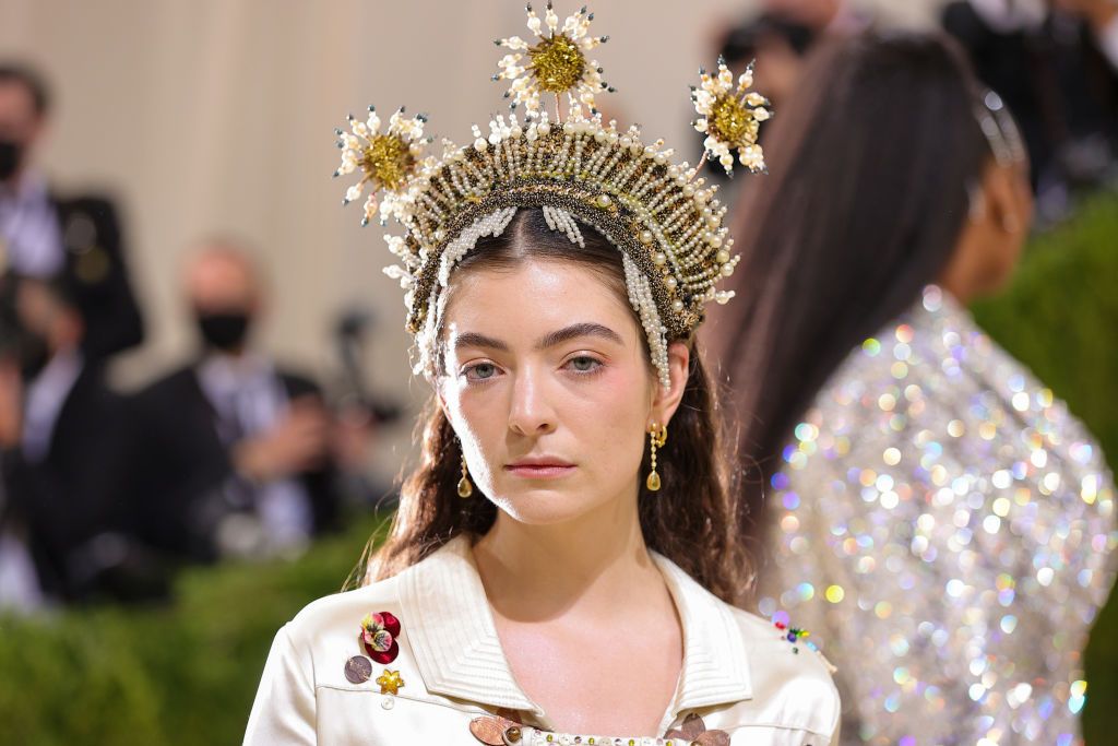 NEW YORK, NEW YORK - SEPTEMBER 13: Lorde attends The 2021 Met Gala Celebrating In America: A Lexicon Of Fashion at Metropolitan Museum of Art on September 13, 2021 in New York City. (Photo by Theo Wargo/Getty Images)