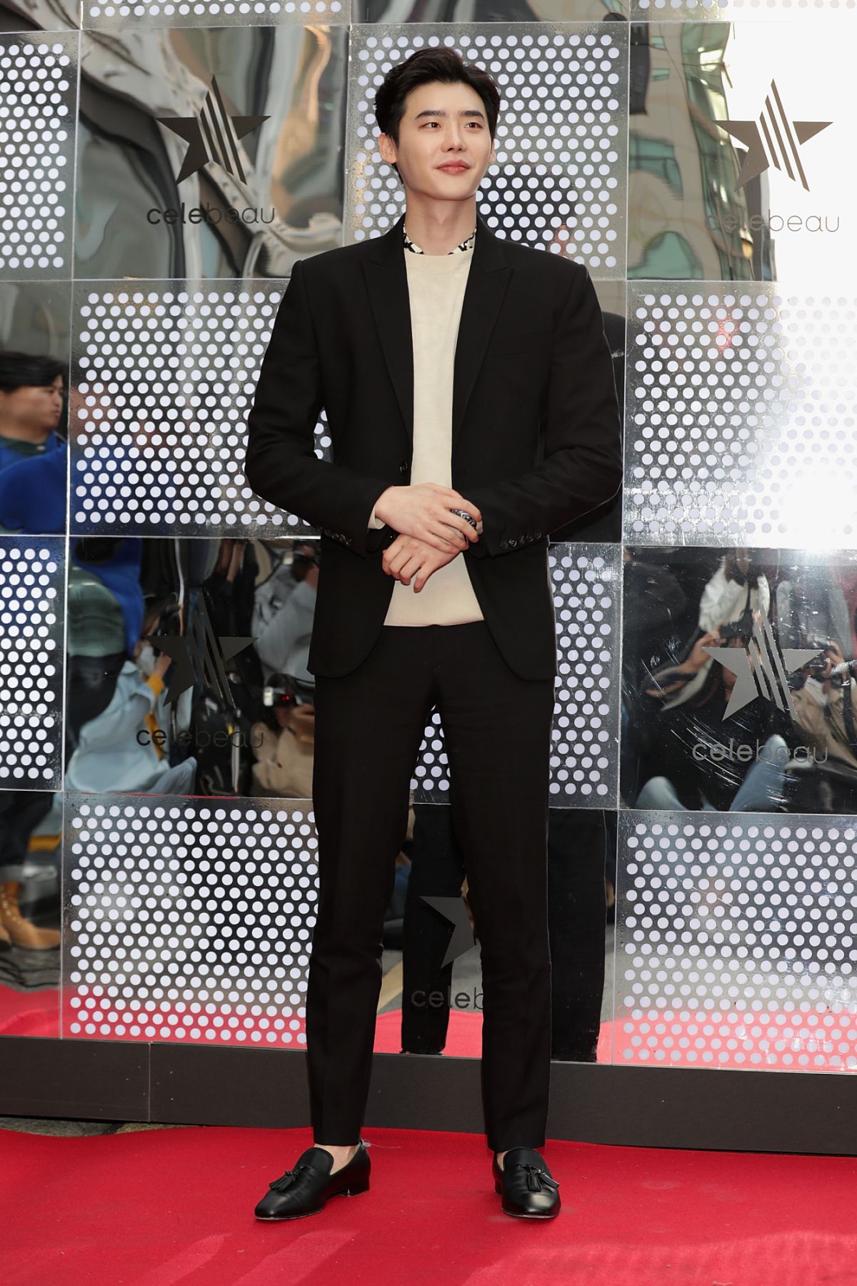 SEOUL, SOUTH KOREA - APRIL 13: South Korean actor Lee Jong-Suk attends the "Celebeau" Launch Party on April 13, 2017 in Seoul, South Korea. (Photo by Han Myung-Gu/WireImage)