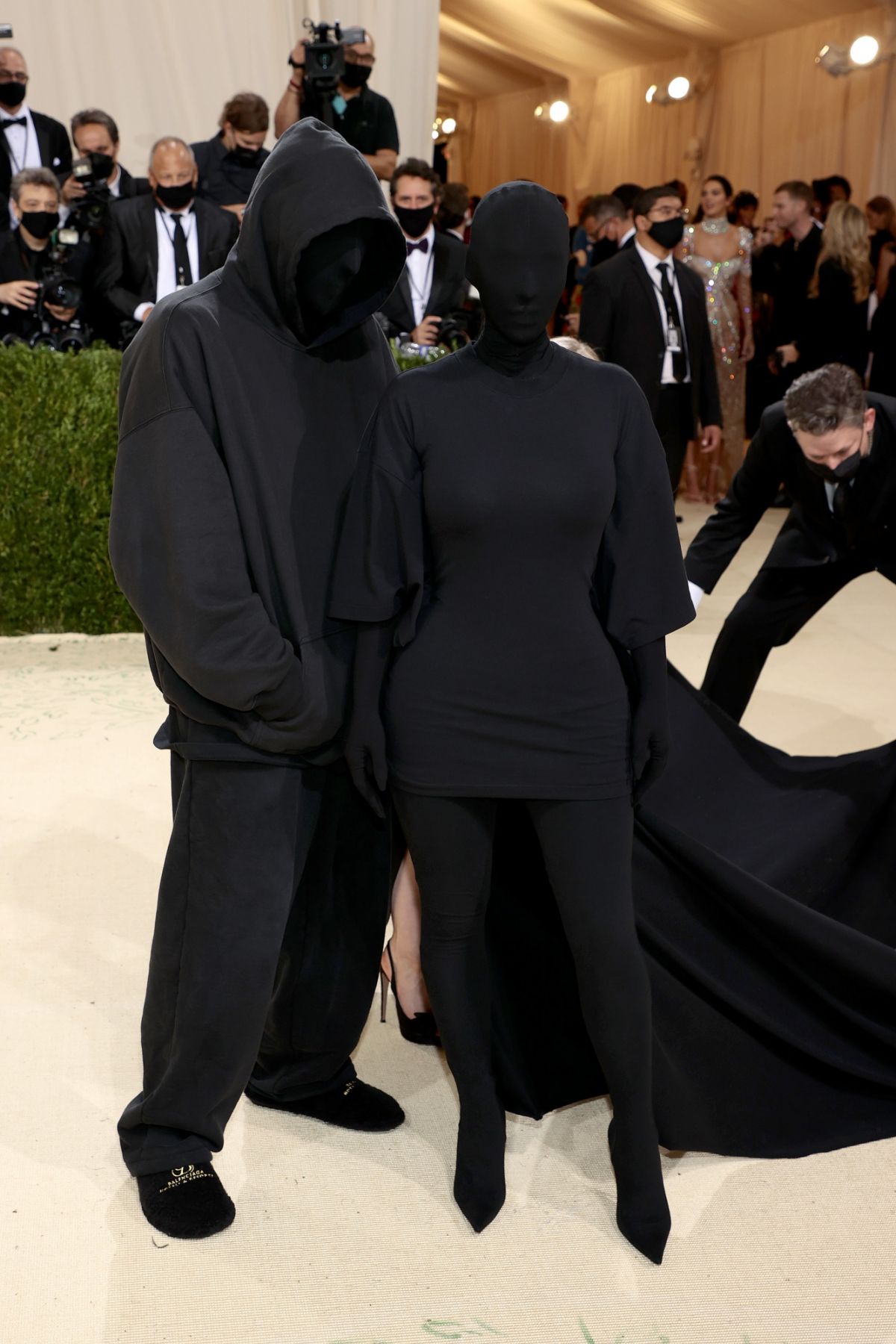 NEW YORK, NEW YORK - SEPTEMBER 13: Kim Kardashian West (R) attends The 2021 Met Gala Celebrating In America: A Lexicon Of Fashion at Metropolitan Museum of Art on September 13, 2021 in New York City. (Photo by Dimitrios Kambouris/Getty Images for The Met Museum/Vogue )