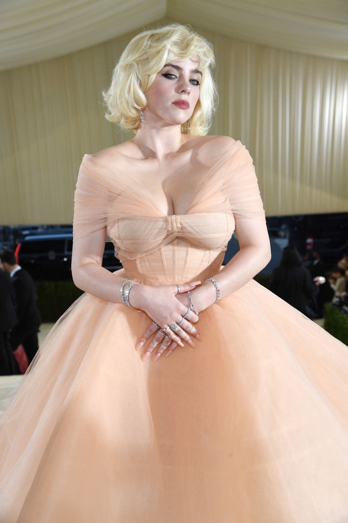 NEW YORK, NEW YORK - SEPTEMBER 13: Billie Eilish attends The 2021 Met Gala Celebrating In America: A Lexicon Of Fashion at Metropolitan Museum of Art on September 13, 2021 in New York City. (Photo by Kevin Mazur/MG21/Getty Images For The Met Museum/Vogue)