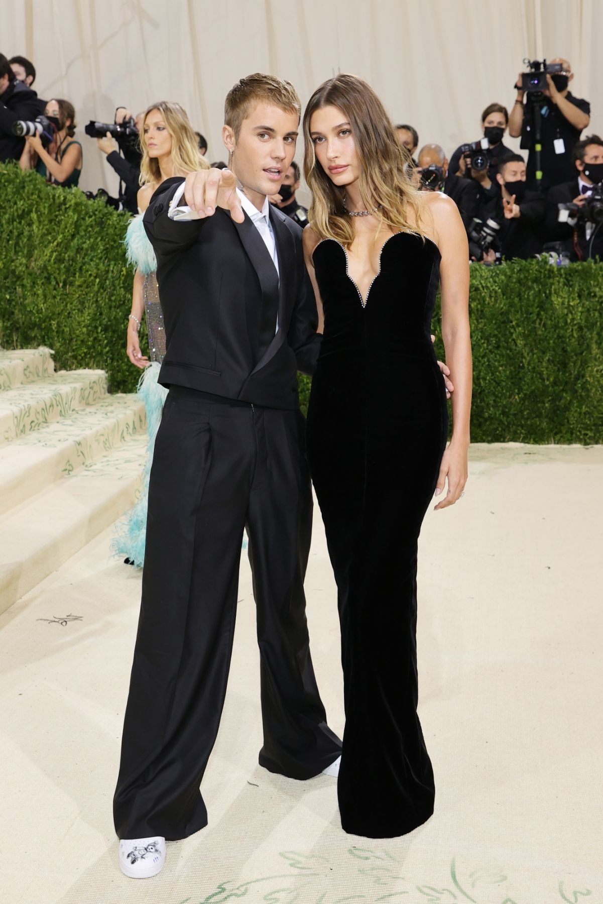 NEW YORK, NEW YORK - SEPTEMBER 13: Justin Bieber and Hailey Bieber attend The 2021 Met Gala Celebrating In America: A Lexicon Of Fashion at Metropolitan Museum of Art on September 13, 2021 in New York City. (Photo by Mike Coppola/Getty Images)
