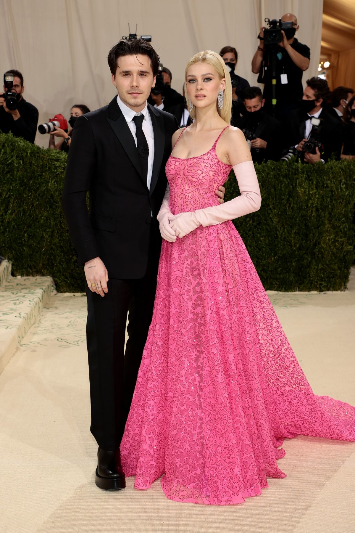 NEW YORK, NEW YORK - SEPTEMBER 13: Brooklyn Beckham and Nicola Peltz attend The 2021 Met Gala Celebrating In America: A Lexicon Of Fashion at Metropolitan Museum of Art on September 13, 2021 in New York City. (Photo by Dimitrios Kambouris/Getty Images for The Met Museum/Vogue )