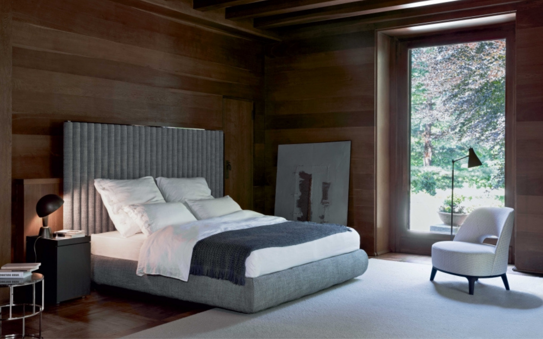 Flexform Mood Biarritz Slim bed by Samuel Accocberry. Available at Flexform