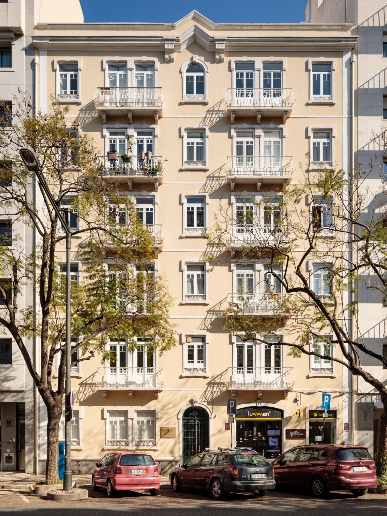 The exterior facade of the historic early 20th century Lisbon building