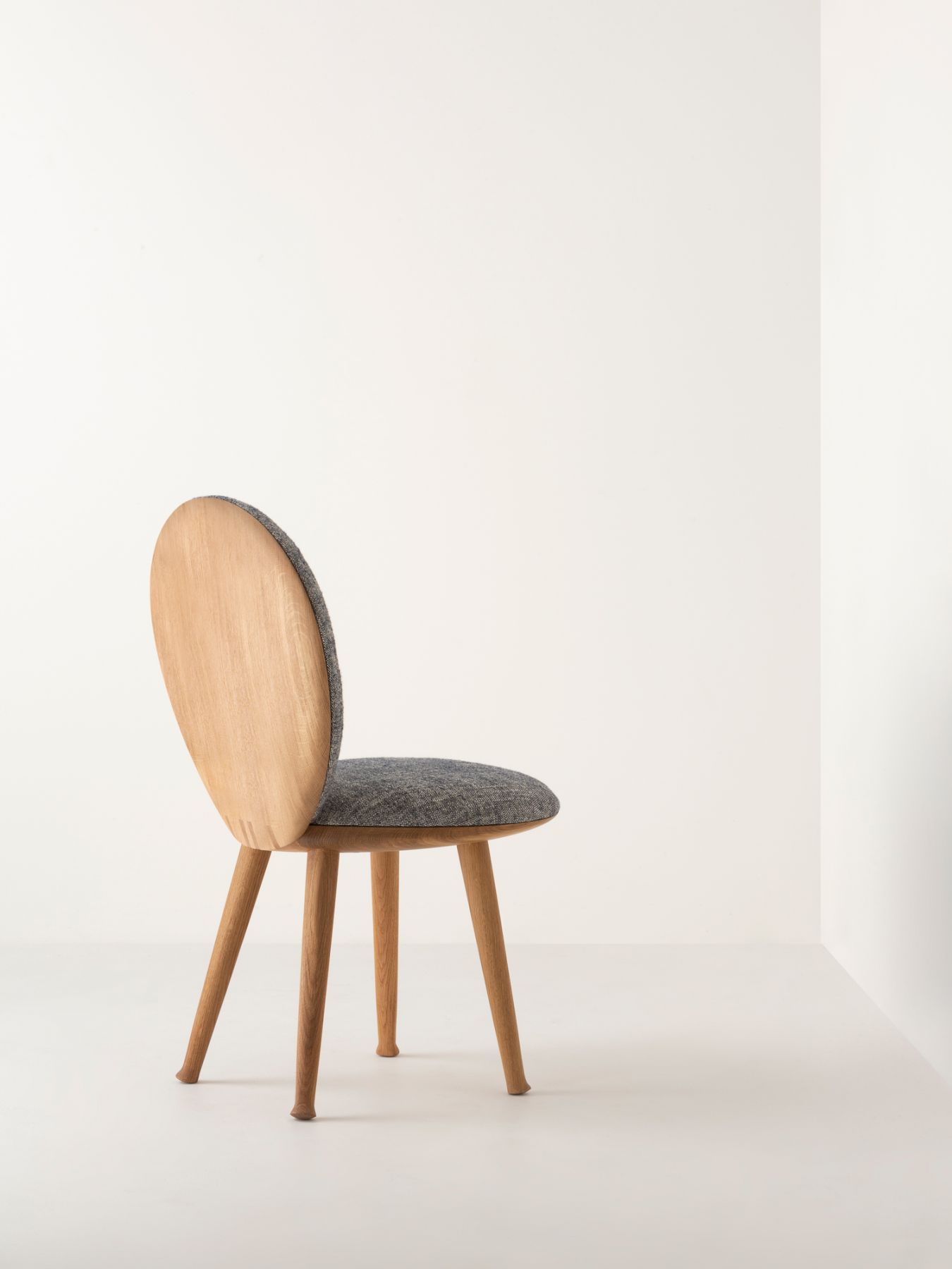 Pierre Yovanovitch Mobilier Clam chair (Photo: Jean-Pierre Vaillancourt)