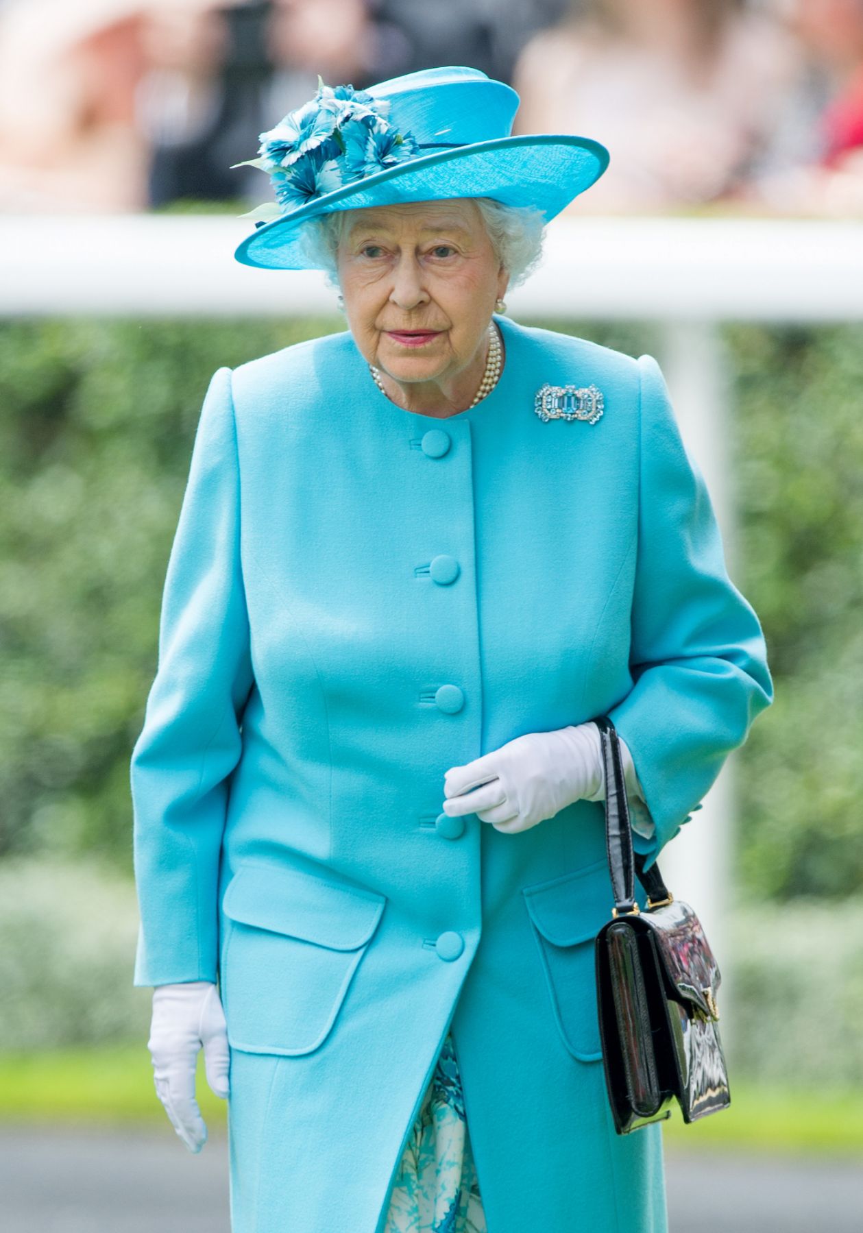 ASCOT, ENGLAND - JUNE 19: Queen Elizabeth II attends Day 3 of Royal Ascot at Ascot Racecourse on June 19, 2014 in Ascot, England. (Photo by Samir Hussein/WireImage)