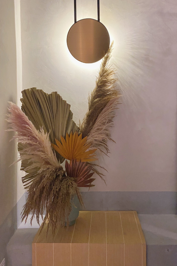 Expert Tips How To Create Dramatic Dried Floral Arrangements Tatler Asia