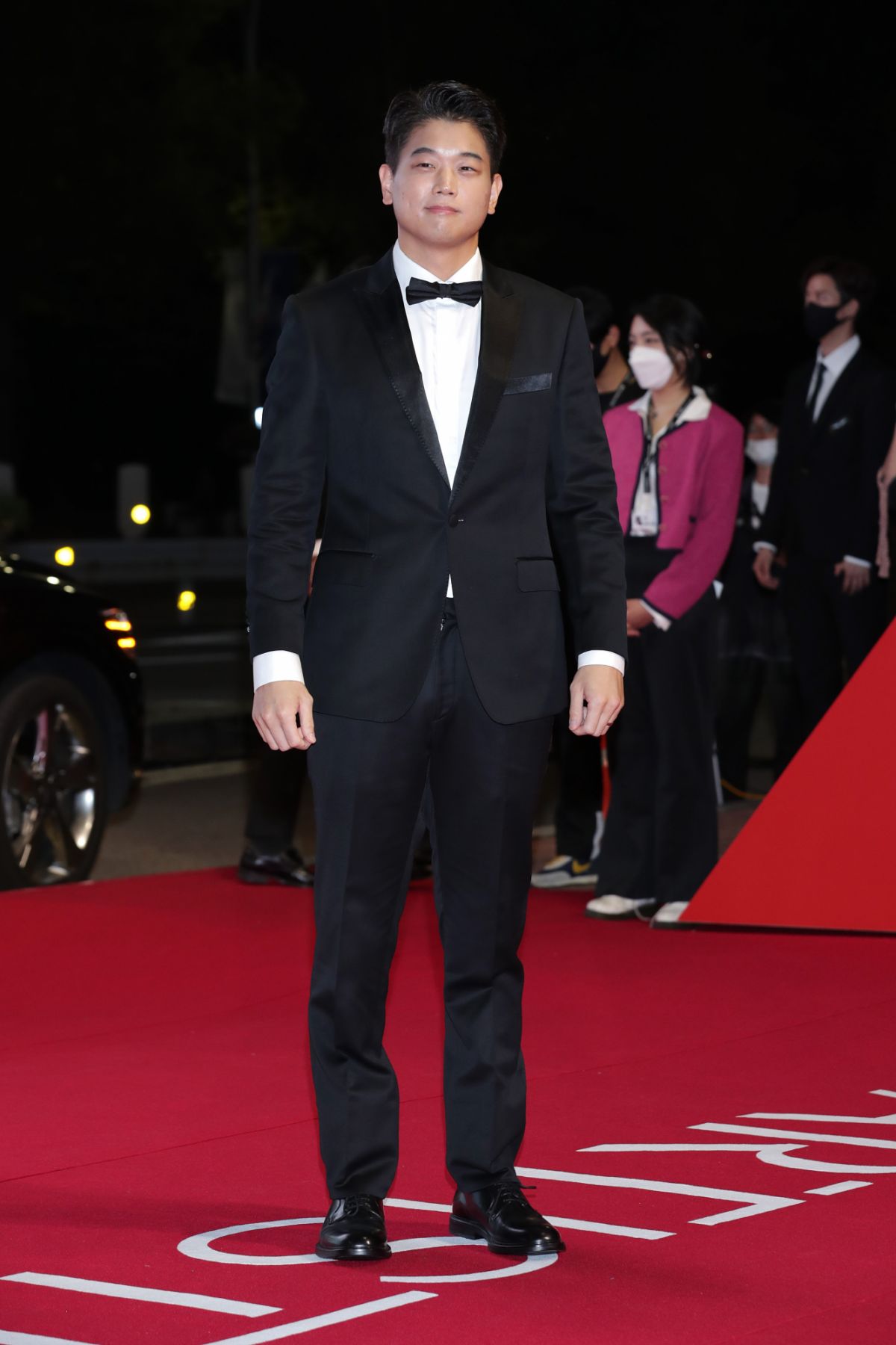 BUSAN, SOUTH KOREA - OCTOBER 06: Actor Lee Ki-Hong aka Ki Hong Lee arrives at the opening ceremony of the 26th Busan International Film Festival at the Busan Cinema Center on October 06, 2021 in Busan, South Korea. (Photo by Han Myung-Gu/WireImage)