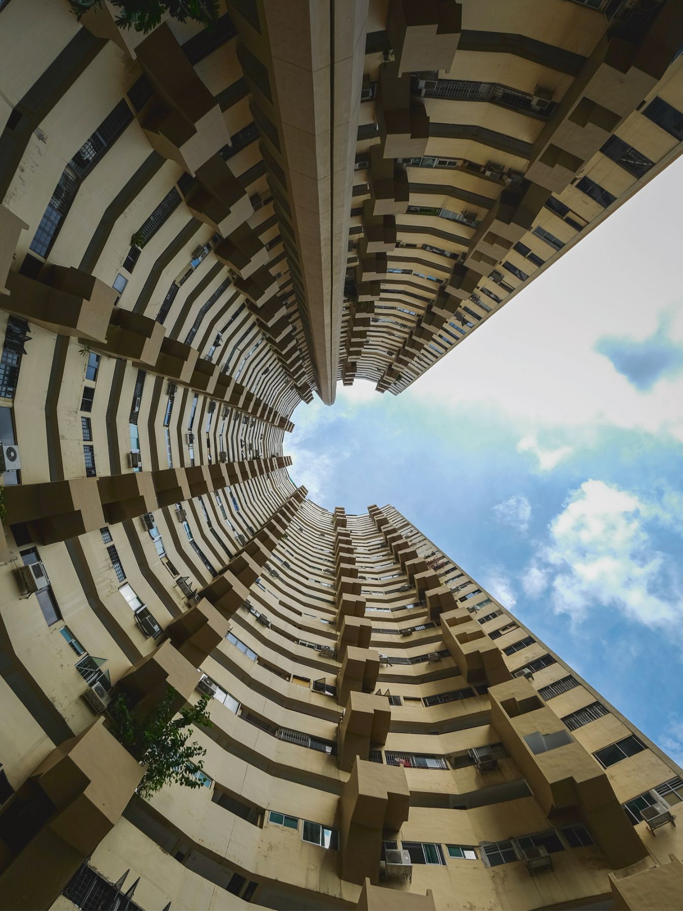 Now demolished, Pearl Bank Apartments featured an ingenious horseshoe form designed to mitigate the heat and glare of the sun (Photography: Leslie Heng)