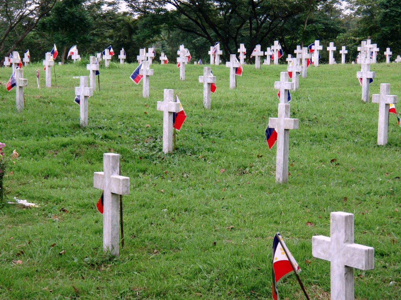 Libingan ng mga Bayani, Makati City, Philippines (Photo: Jun Acullador/Flickr)