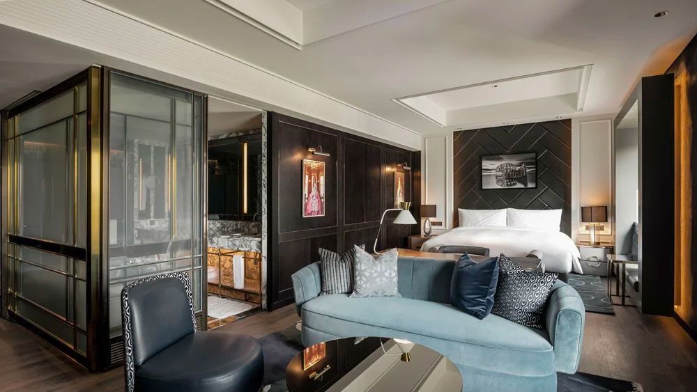 The boutique hotel Art Paradiso features a sense of glamour that differs from Paradise Hotel (Image: Courtesy of Paradise City)