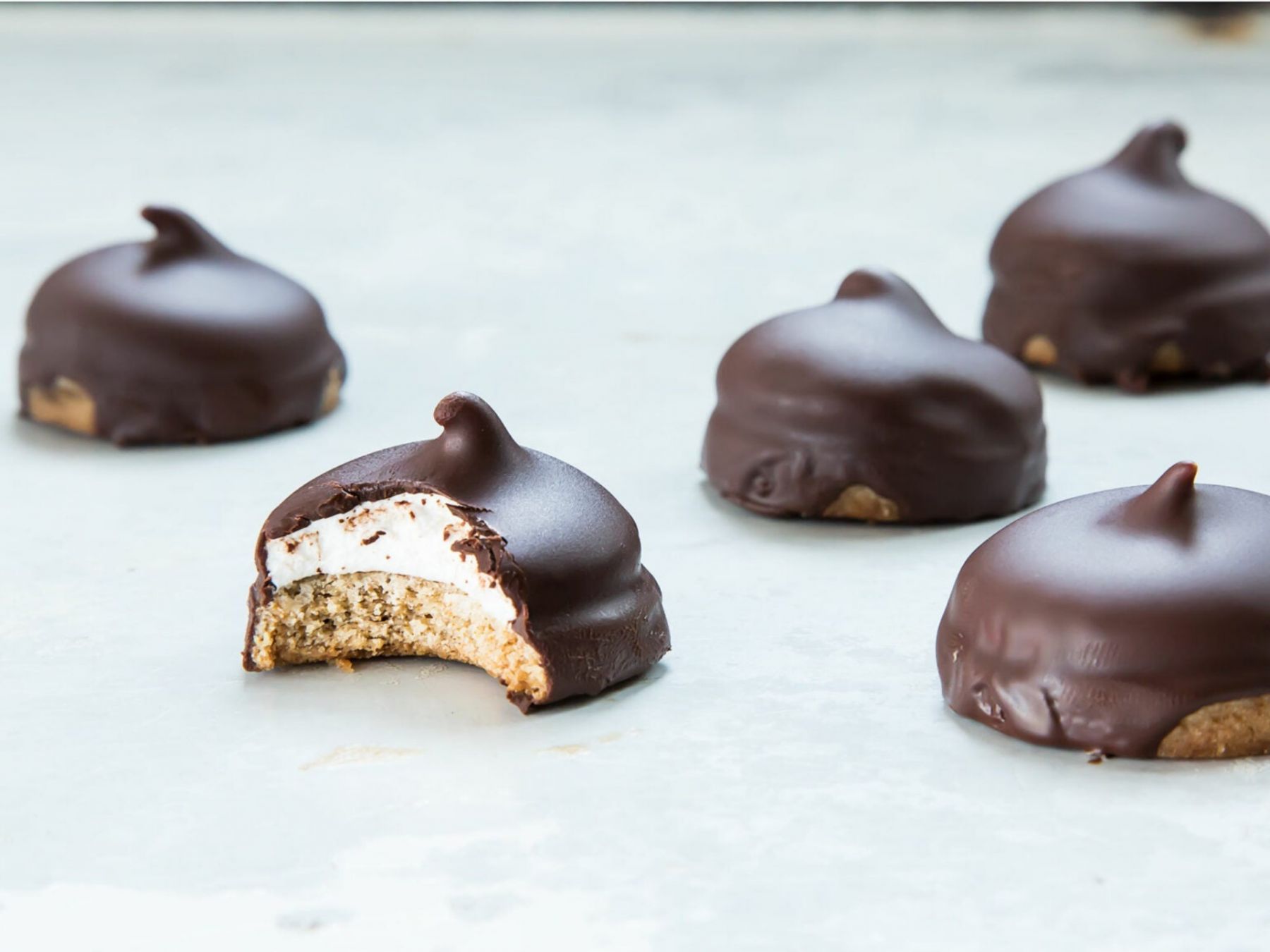 Homemade Mallomars | Photo: Saveur