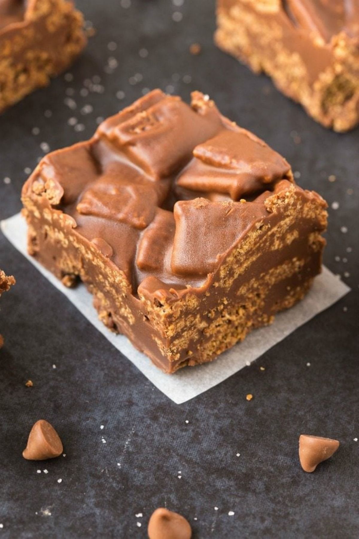 No Bake Peanut Butter Kit Kat Brars | Photo: The Big Mans World
