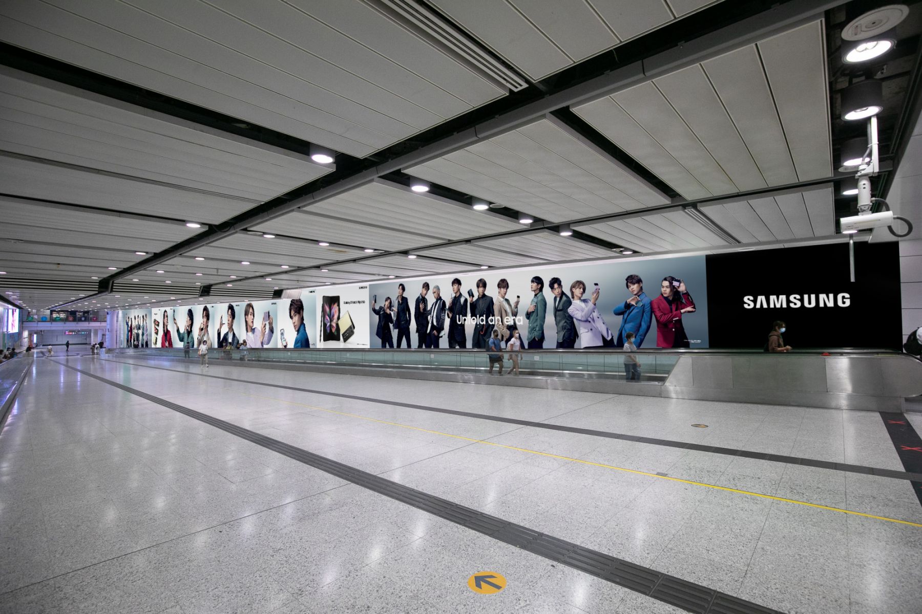 香港站巨型「MIRROR隧道」