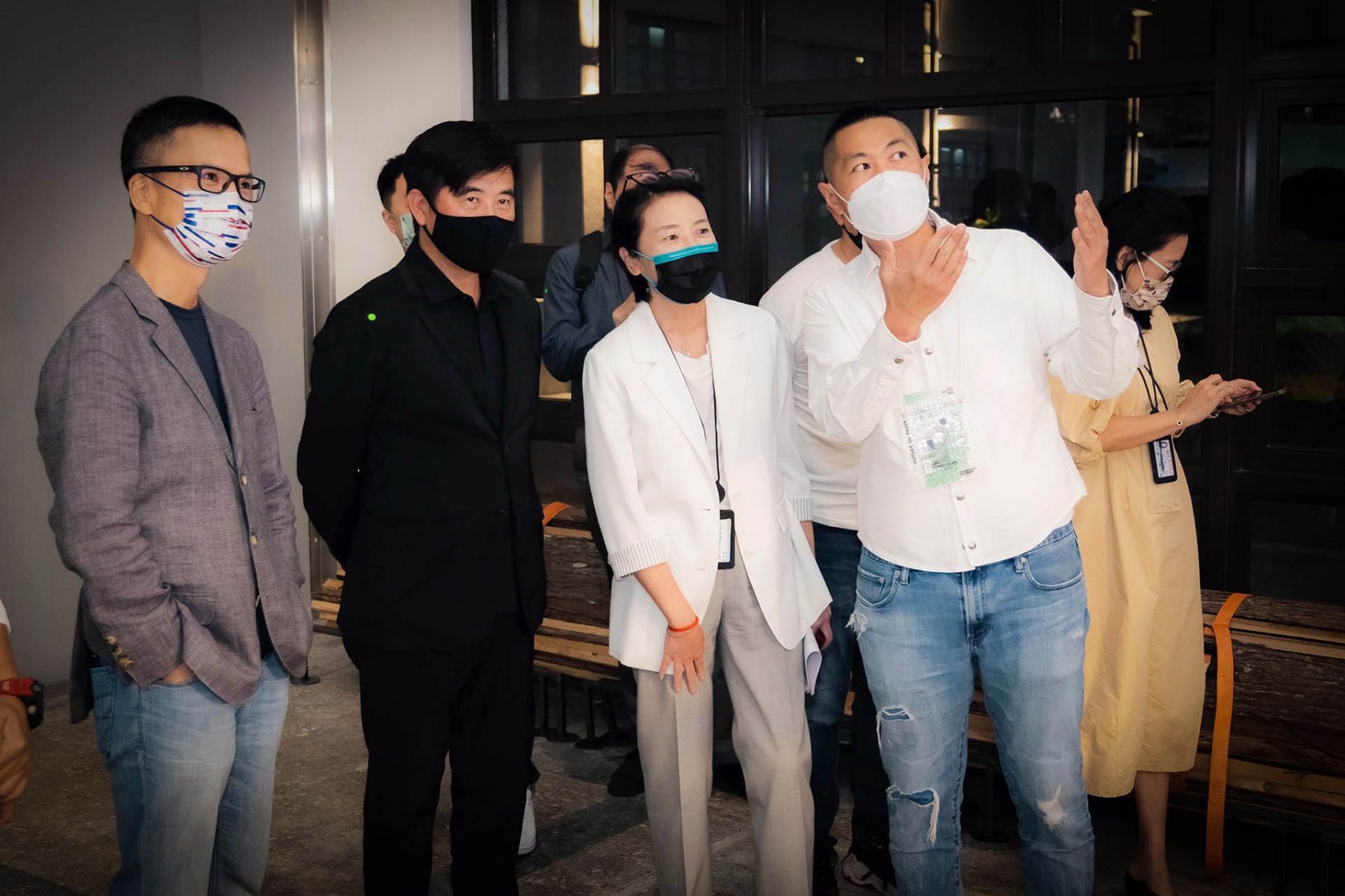 台北市副市長黃珊珊與設計研究院院長張基義到場參加。