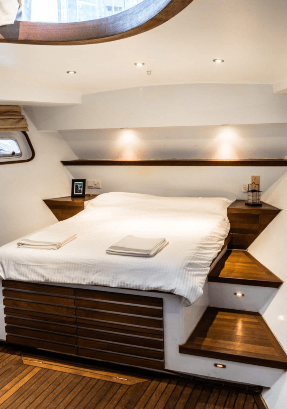 Southside Houseboat Airbnb