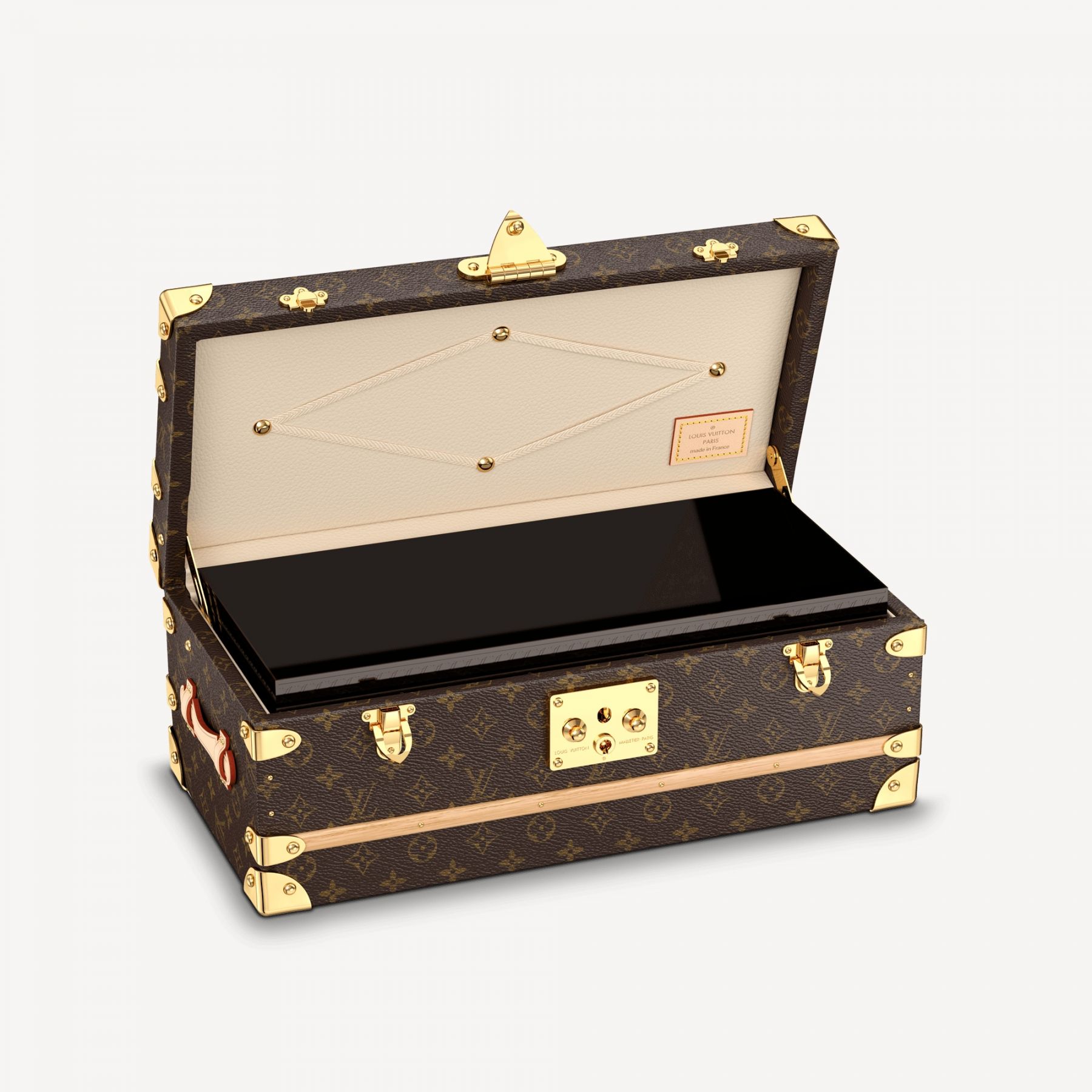 ap.louisvuitton.com