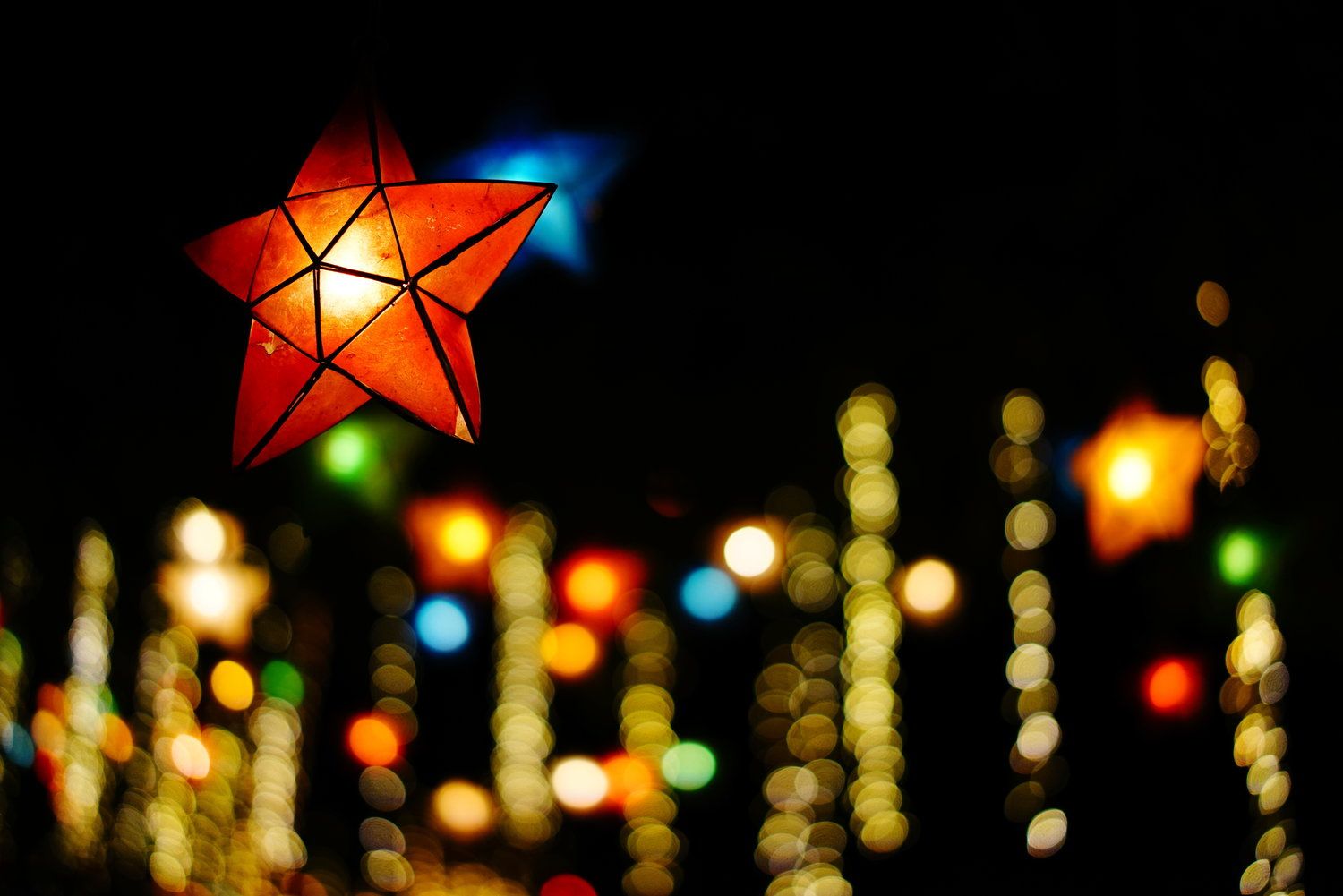 9 Filipino Christmas Party Traditions Noche Buena Parol And More 