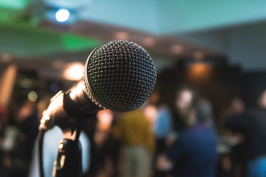 Filipinos love to sing every Christmas (Photo: Kane Reinholdtsen/Unsplash)