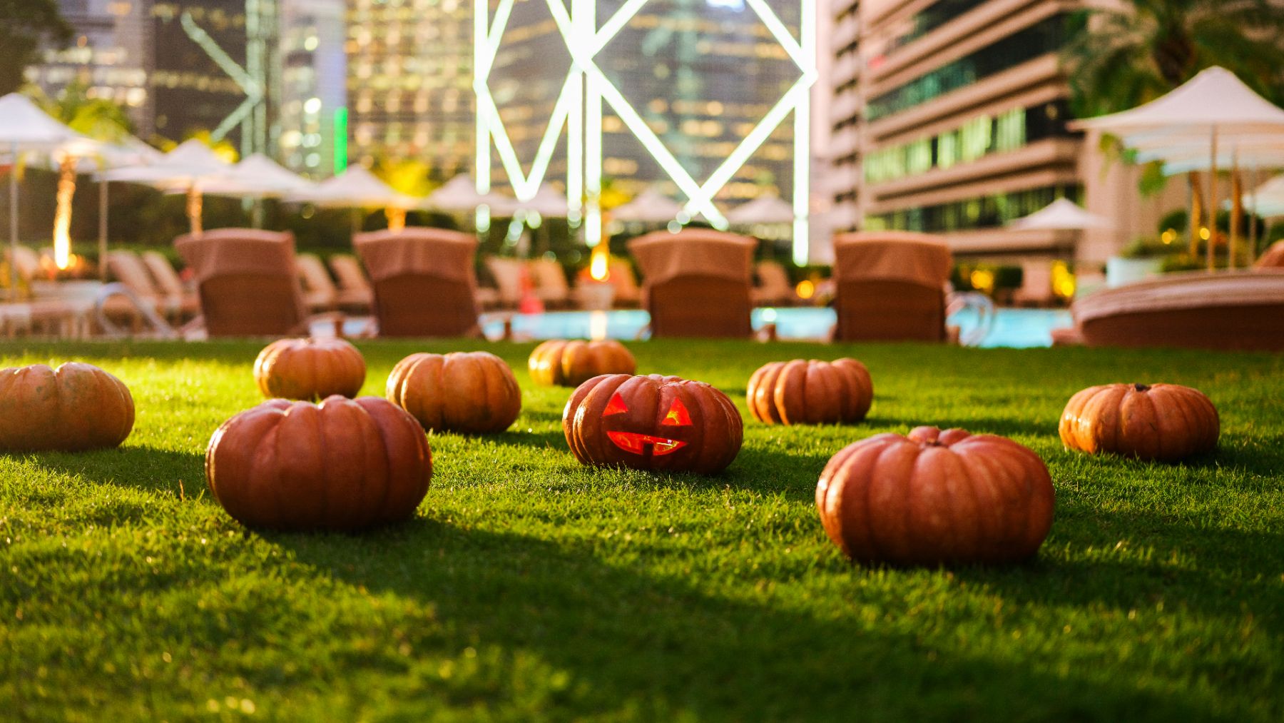 best hong kong staycation packages - autumn 2021 - halloween - island shangri-la hong kong