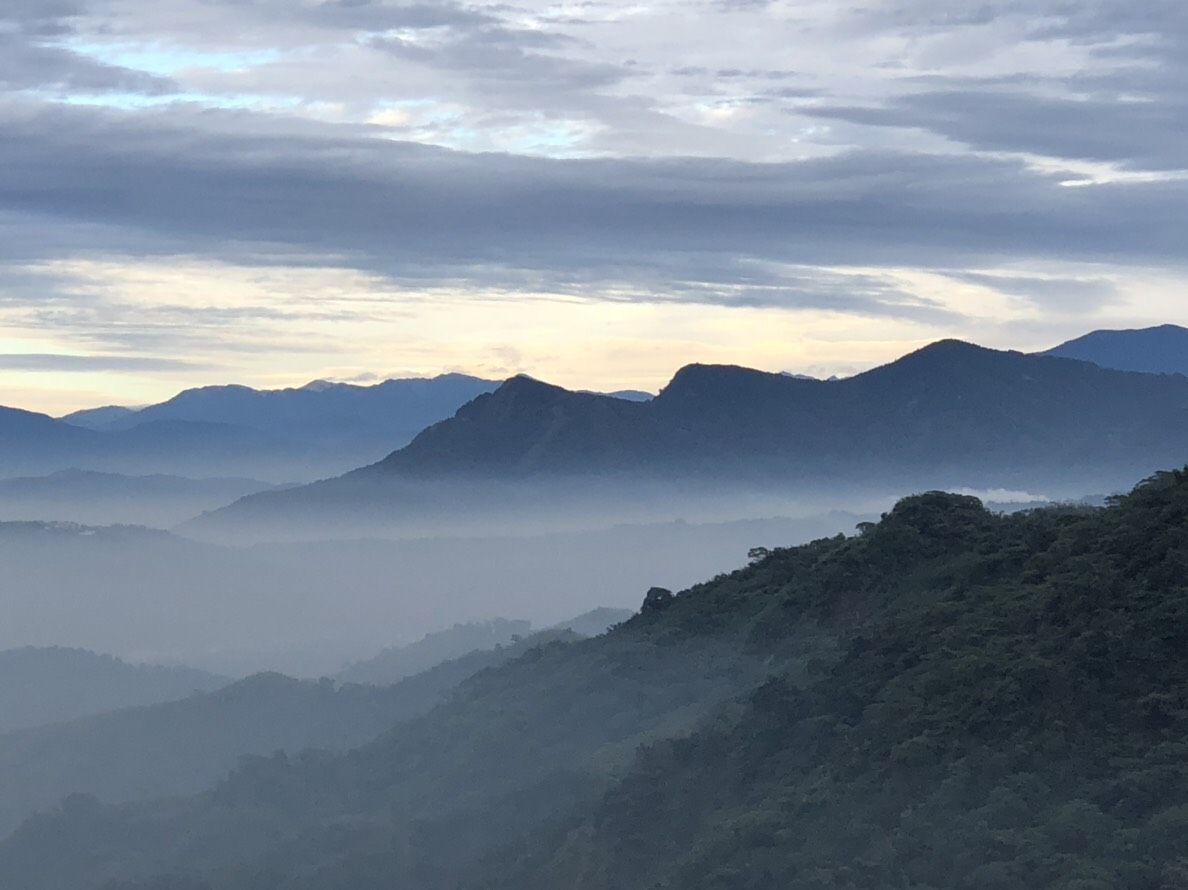 南投 「山思雲想」