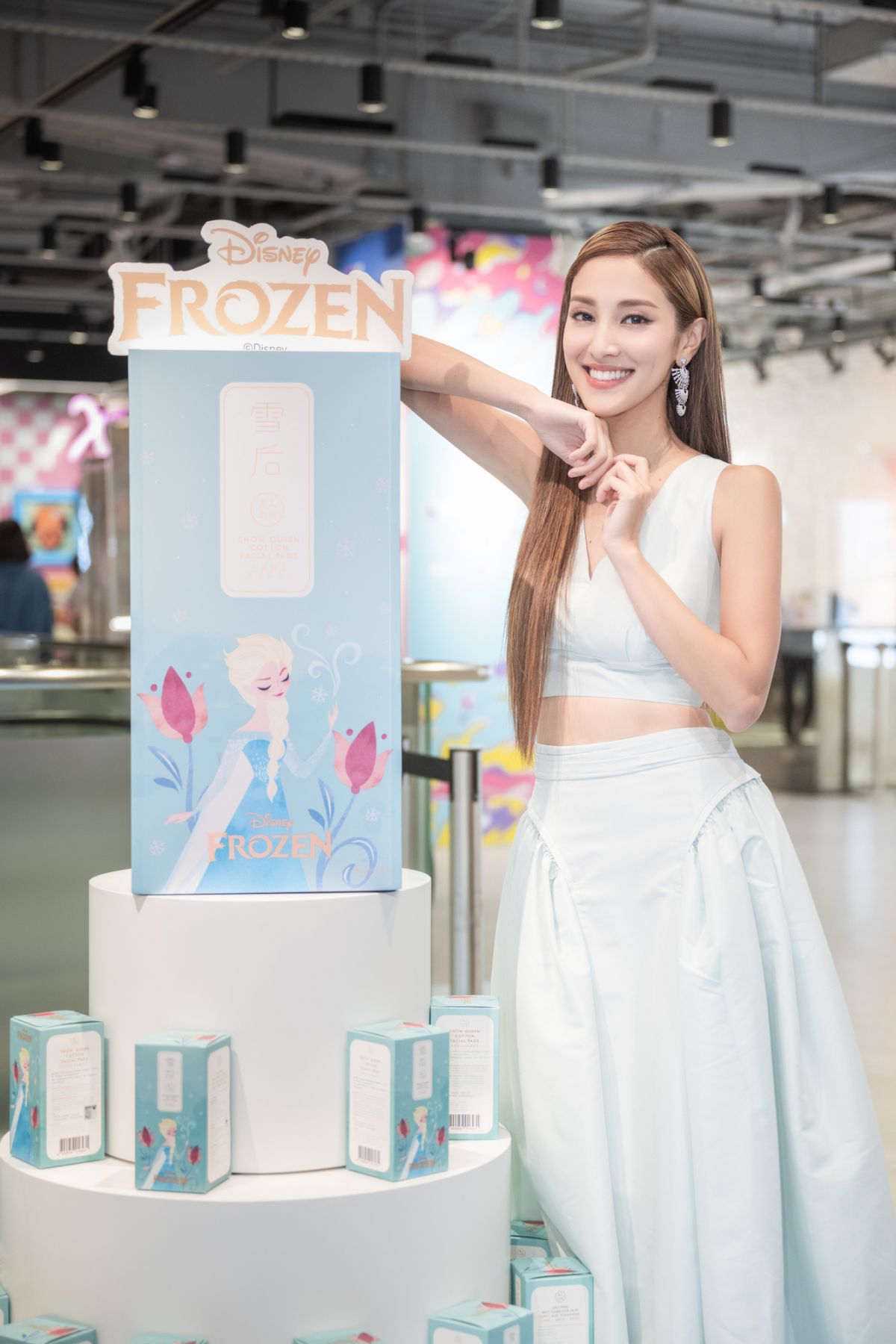 陳凱琳與人氣KOL雪姨首次與迪士尼合作推出《魔雪奇緣》特別版包裝產品