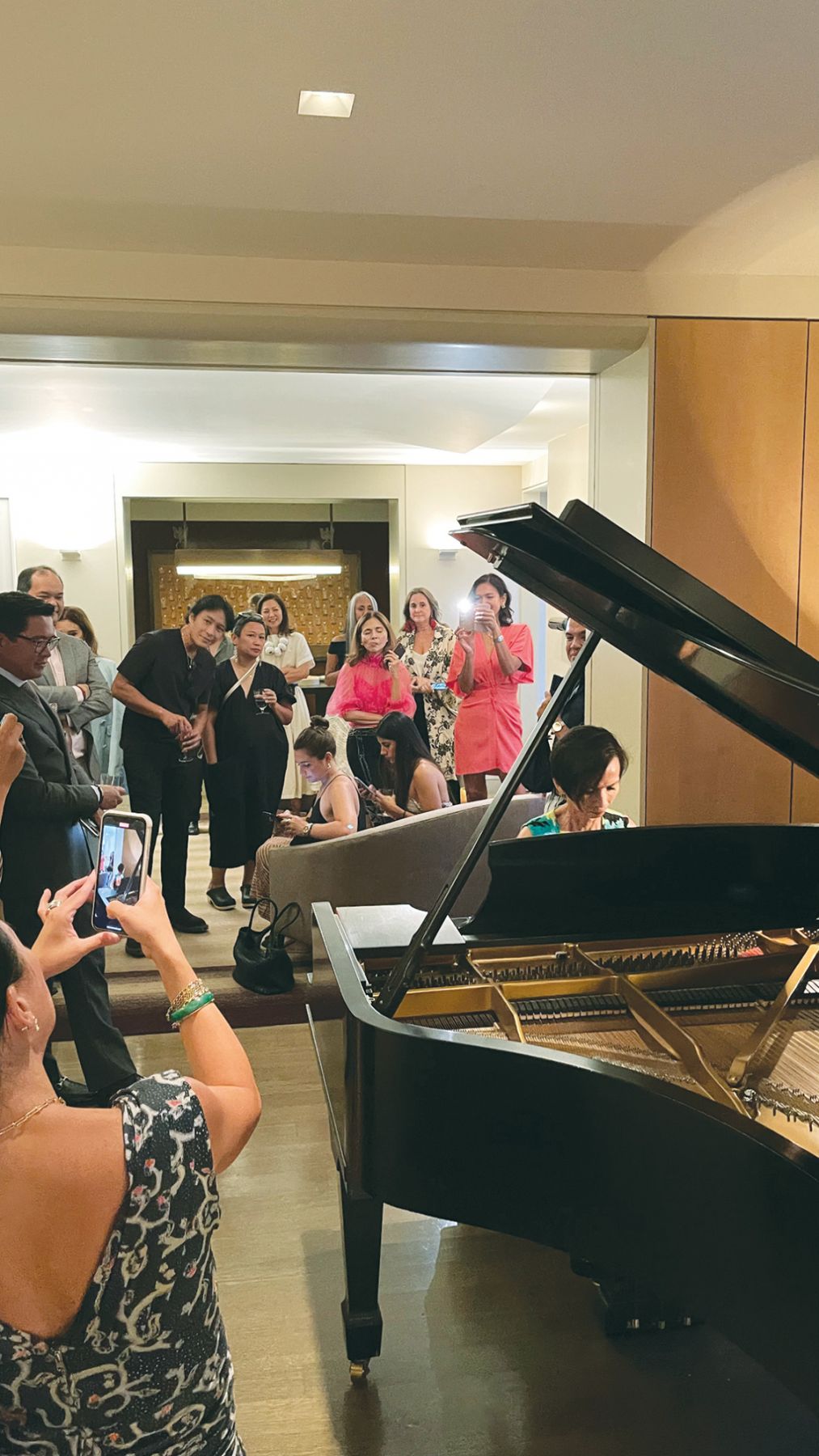 Guests enjoy Natori’s music