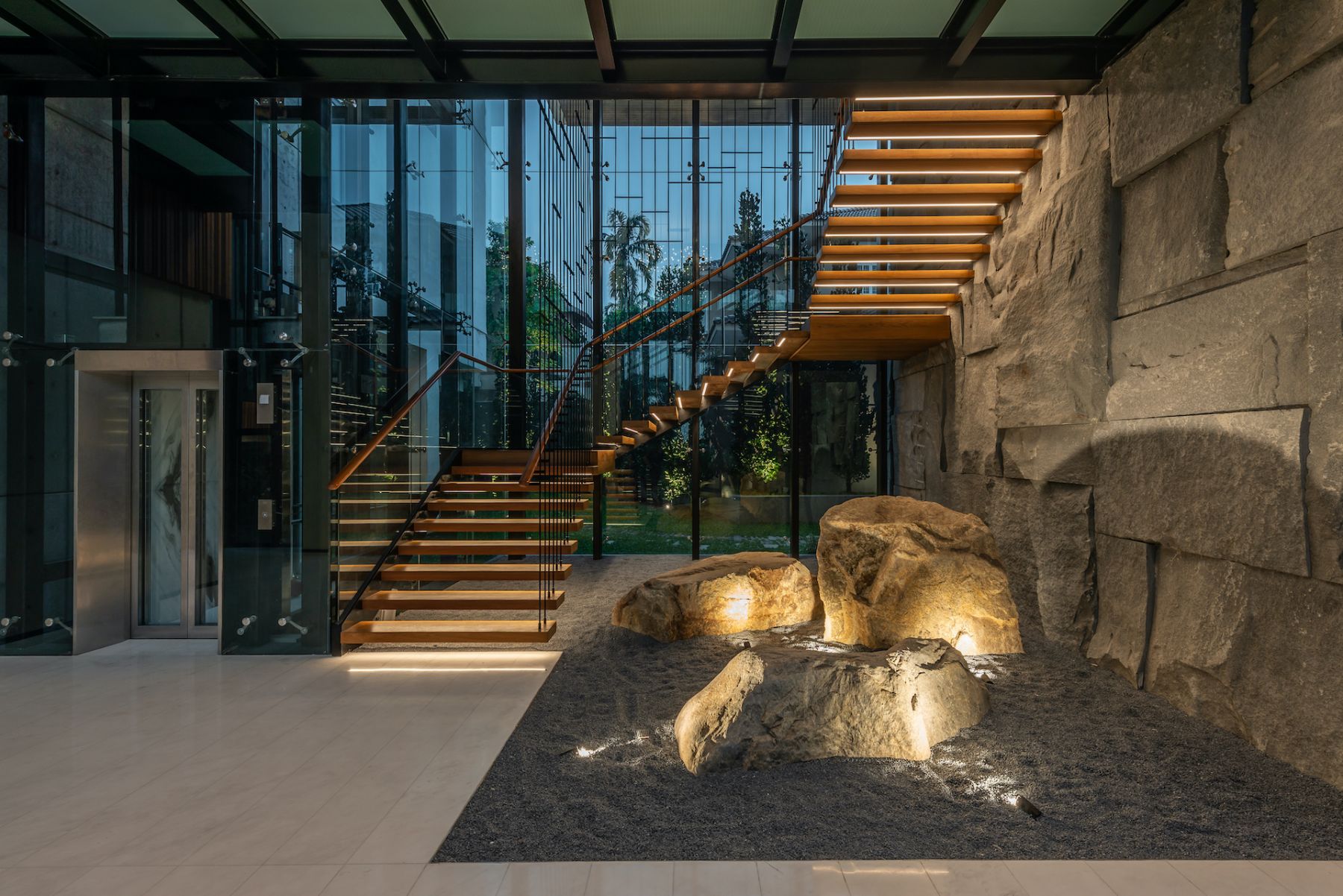 An internal rock garden is a meditative corner in the house