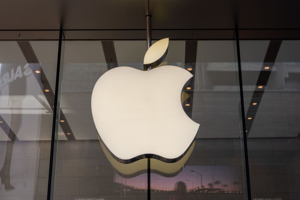 SHANGHAI, CHINA - OCTOBER 29, 2021 - An Apple store is seen on Nanjing Road Pedestrian street in Shanghai on October 29, 2021. In its fiscal fourth quarter of 2021, Apple reported revenue of $83.4 billion, up 29% from the same period last year, including revenue from Greater China of $14.563 billion, up 83% from $7.946 billion a year earlier. (Photo credit should read Wang Gang / Costfoto/Barcroft Media via Getty Images)