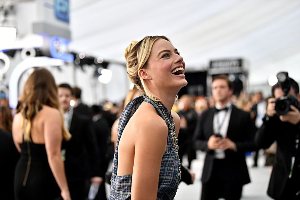 LOS ANGELES, CALIFORNIA - JANUARY 19: Margot Robbie attends the 26th Annual Screen ActorsÂ Guild Awards at The Shrine Auditorium on January 19, 2020 in Los Angeles, California. 721313 (Photo by Emma McIntyre/Getty Images for Turner)